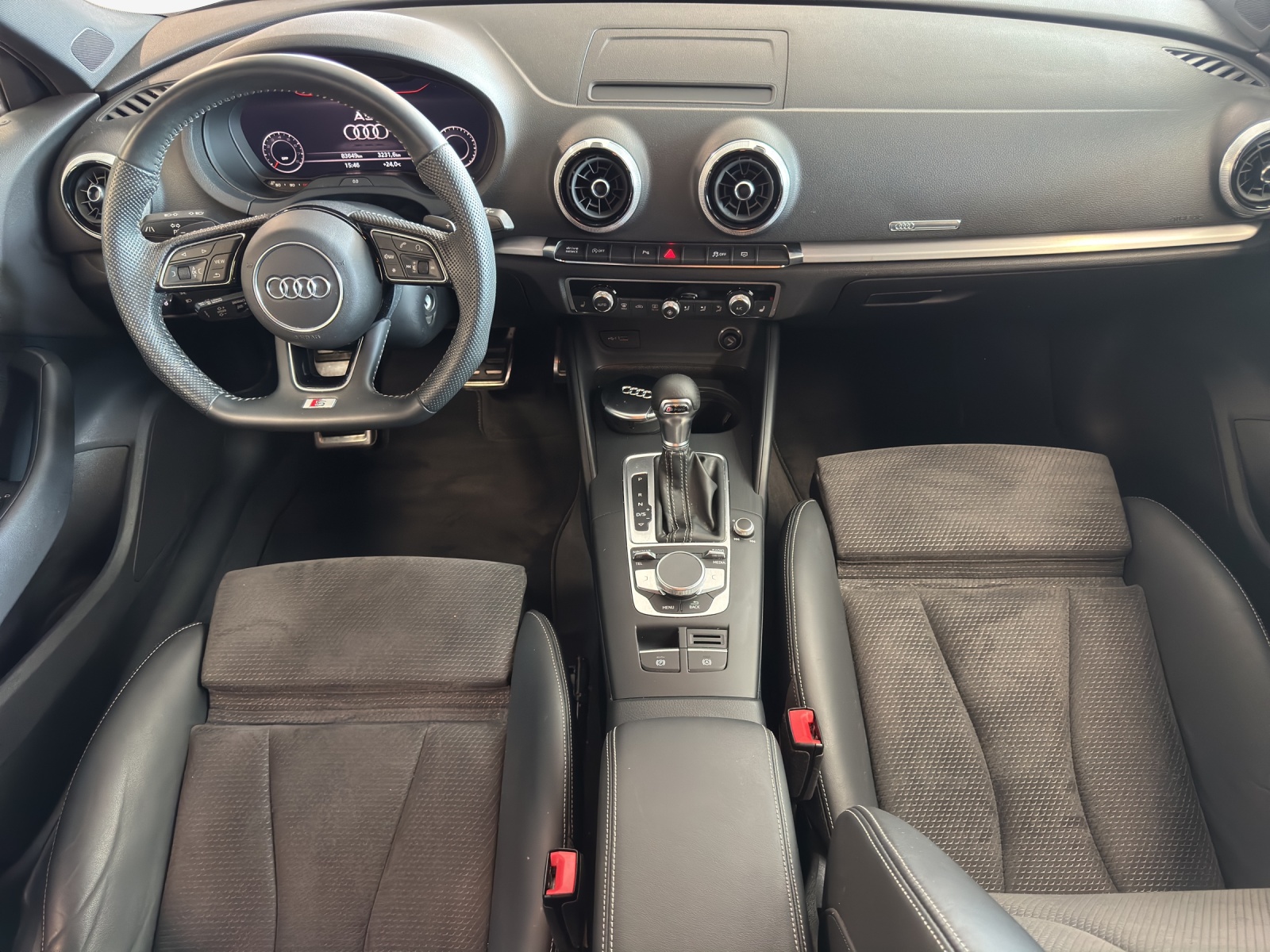 AUDI A3 Sportback 2.0 TFSI Sport S-tronic-image-8