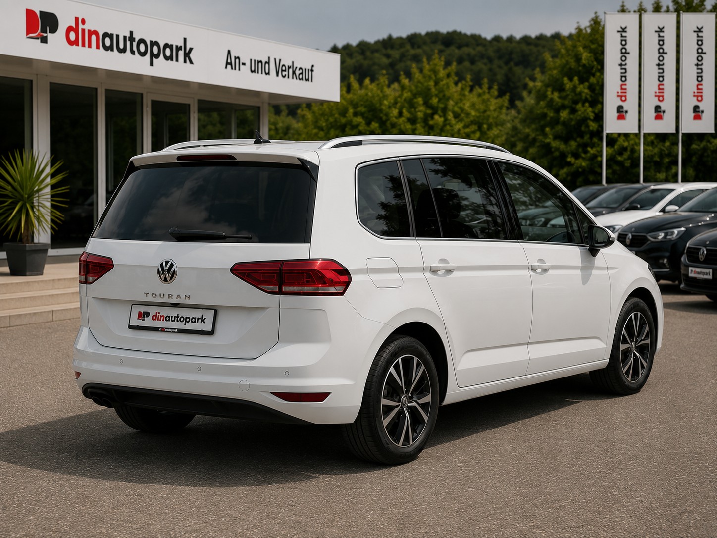 VW Touran 2.0 TDI BlueMotion Technology Highline DSG * Top Ausstattung * *Top Zustand*-image-3