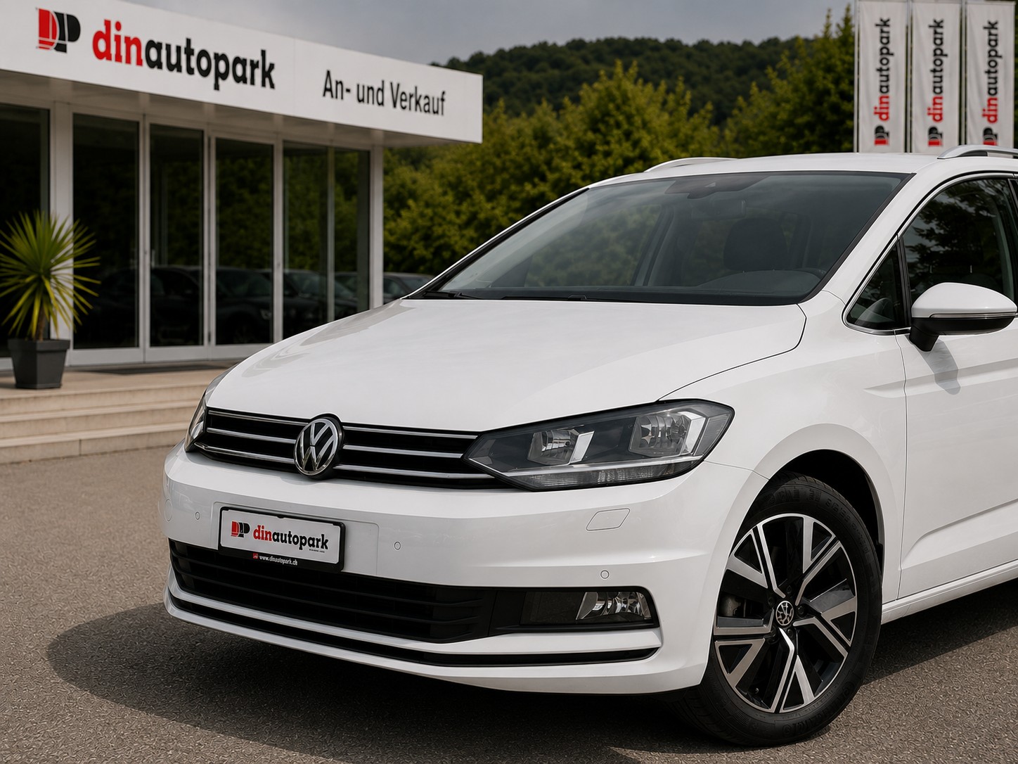 VW Touran 2.0 TDI BlueMotion Technology Highline DSG * Top Ausstattung * *Top Zustand*-image-1