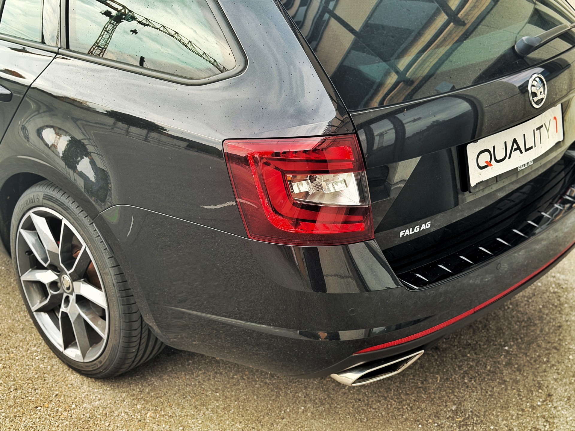 SKODA Octavia Combi 2.0 TDI RS 4x4 DSG-image-10