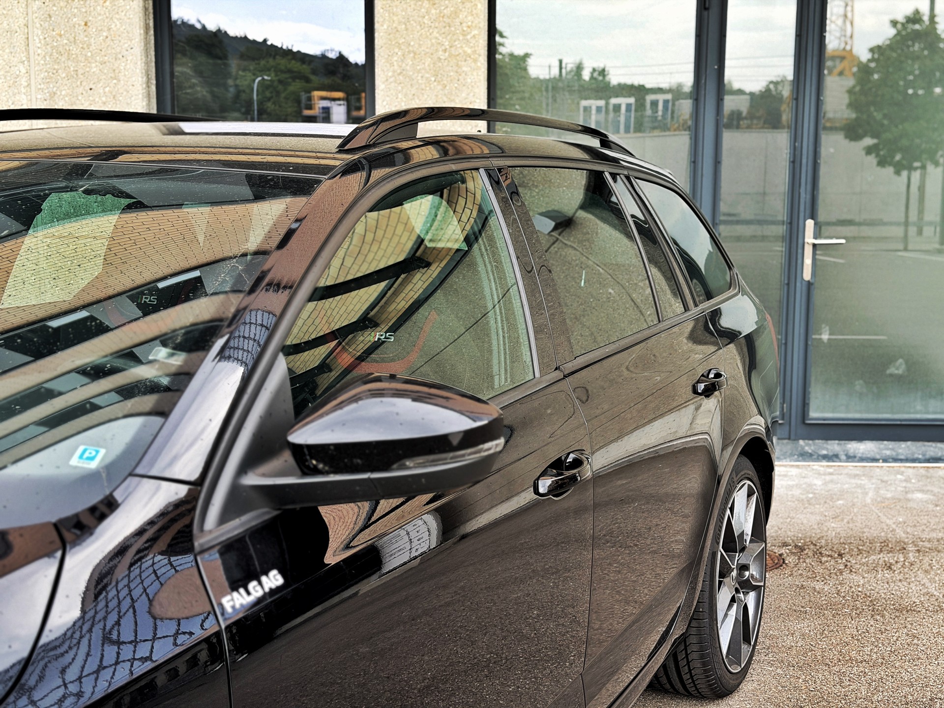SKODA Octavia Combi 2.0 TDI RS 4x4 DSG-image-11