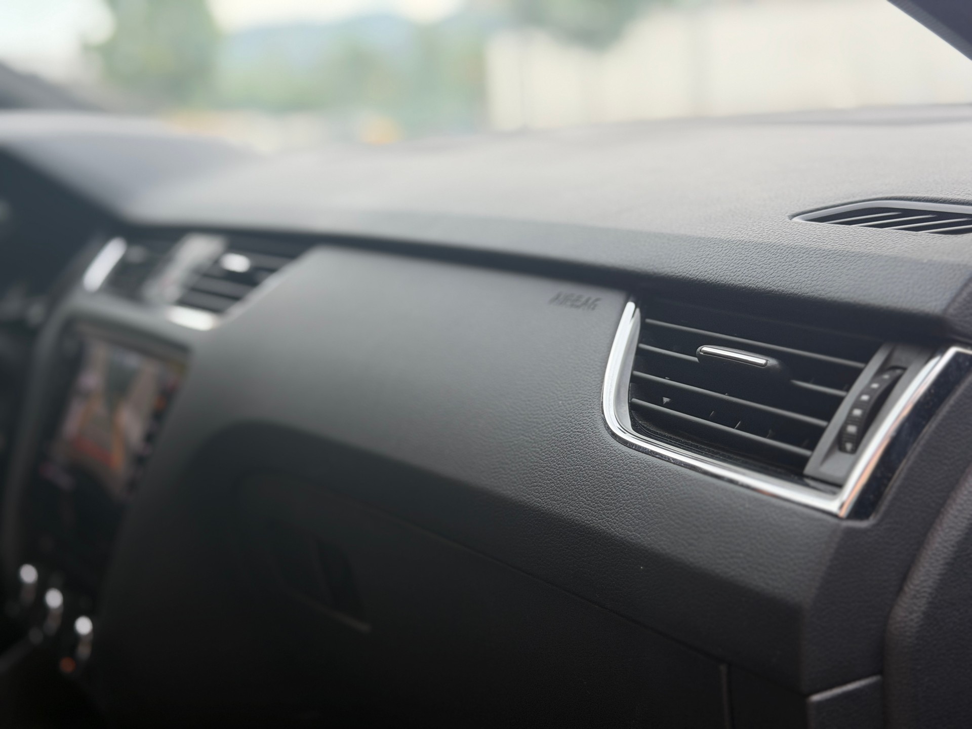 SKODA Octavia Combi 2.0 TDI RS 4x4 DSG-image-27