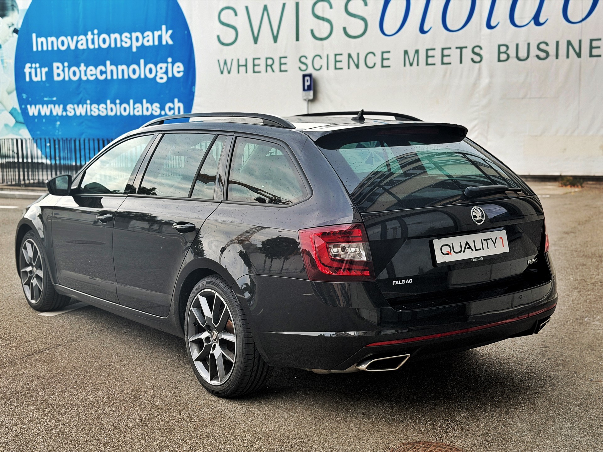 SKODA Octavia Combi 2.0 TDI RS 4x4 DSG-image-2