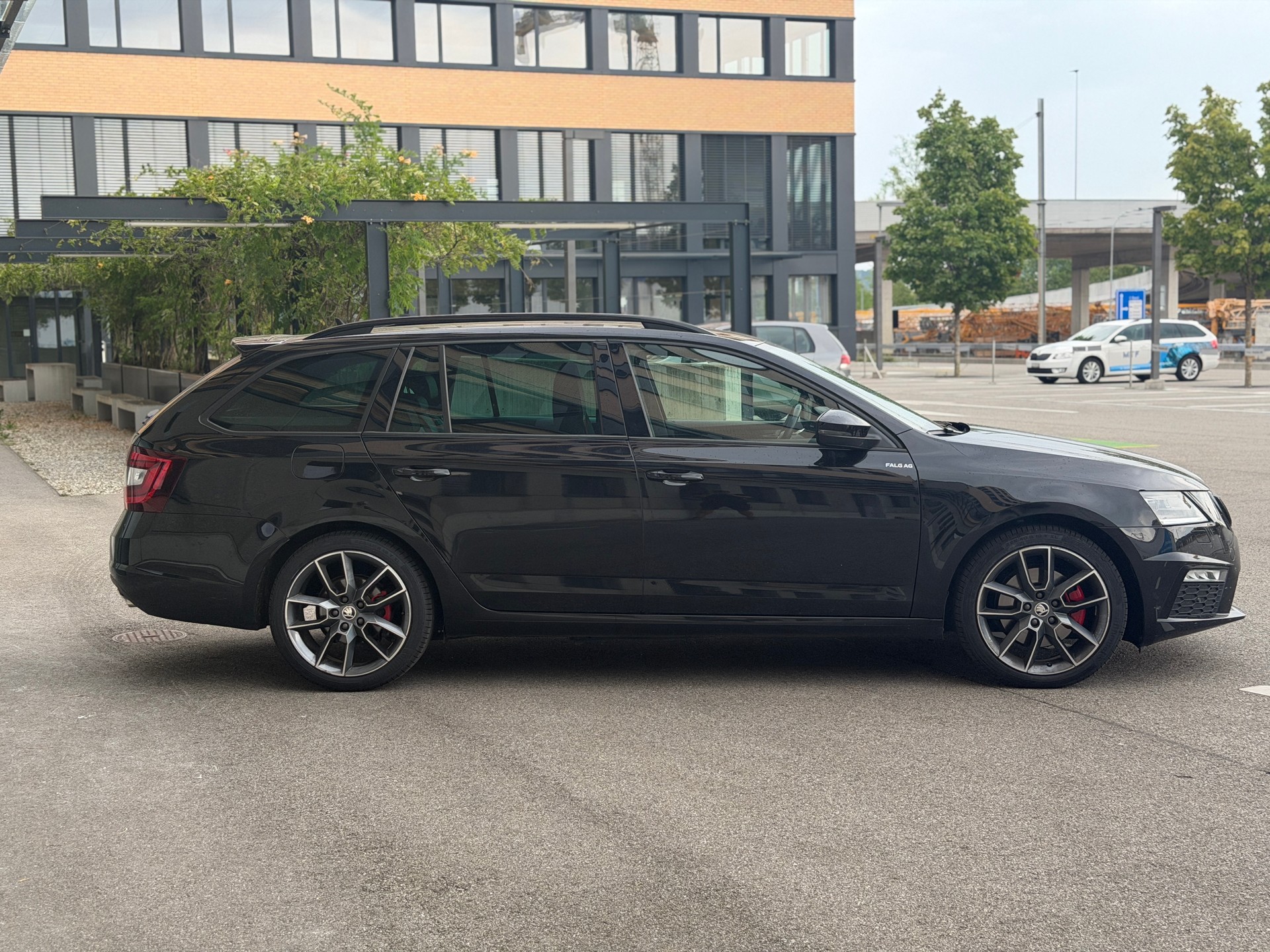 SKODA Octavia Combi 2.0 TDI RS 4x4 DSG-image-4