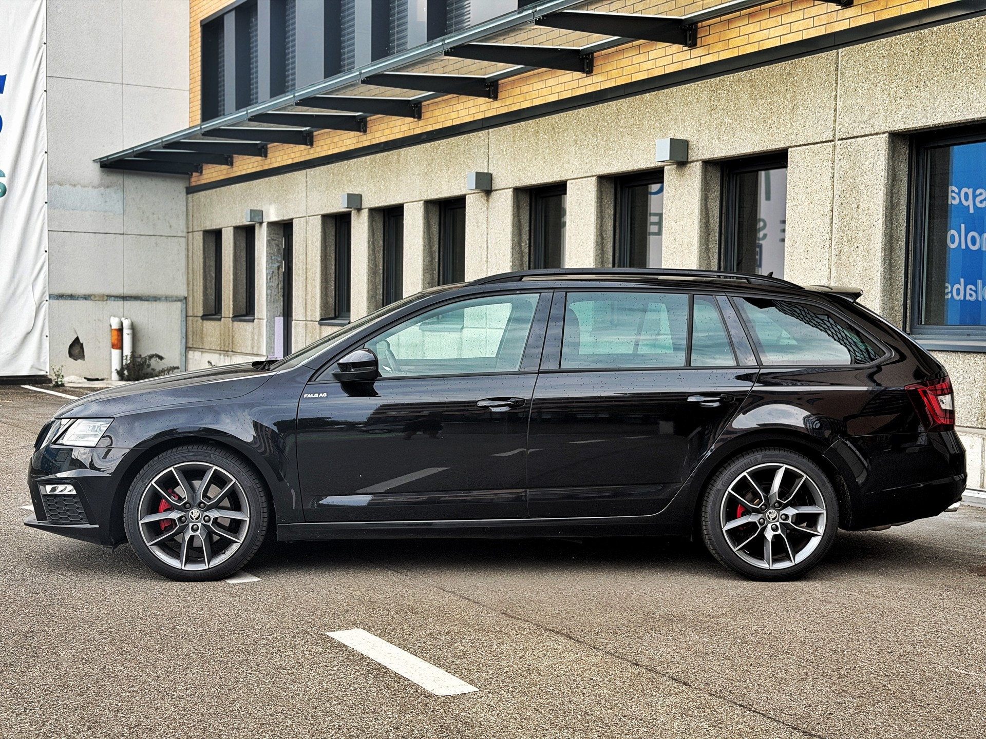 SKODA Octavia Combi 2.0 TDI RS 4x4 DSG-image-1