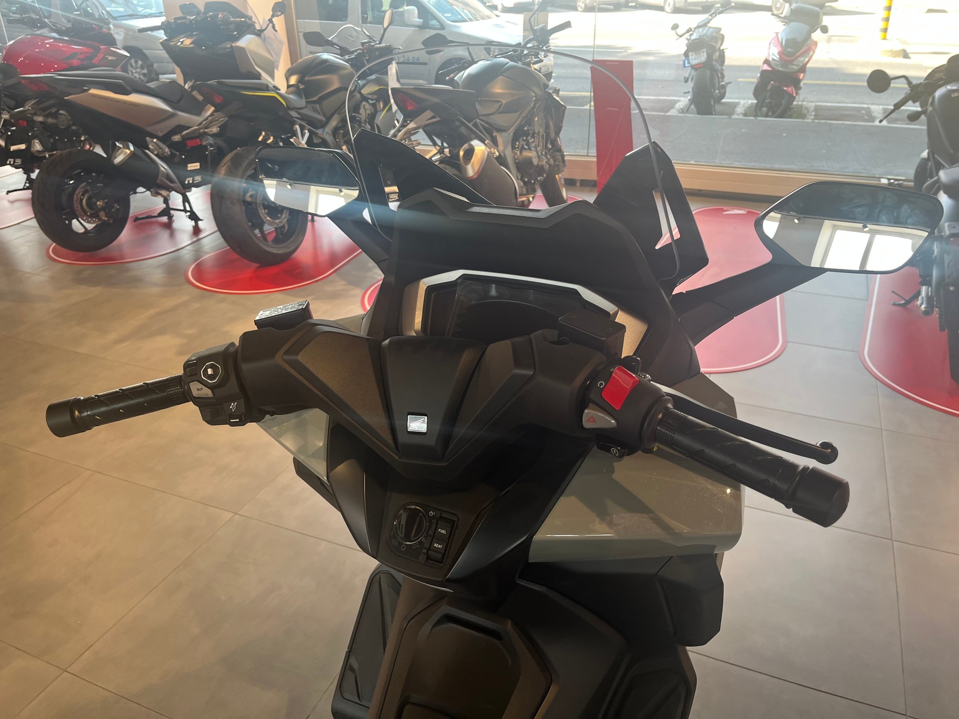 HONDA NSS 350 Top Box-image-10