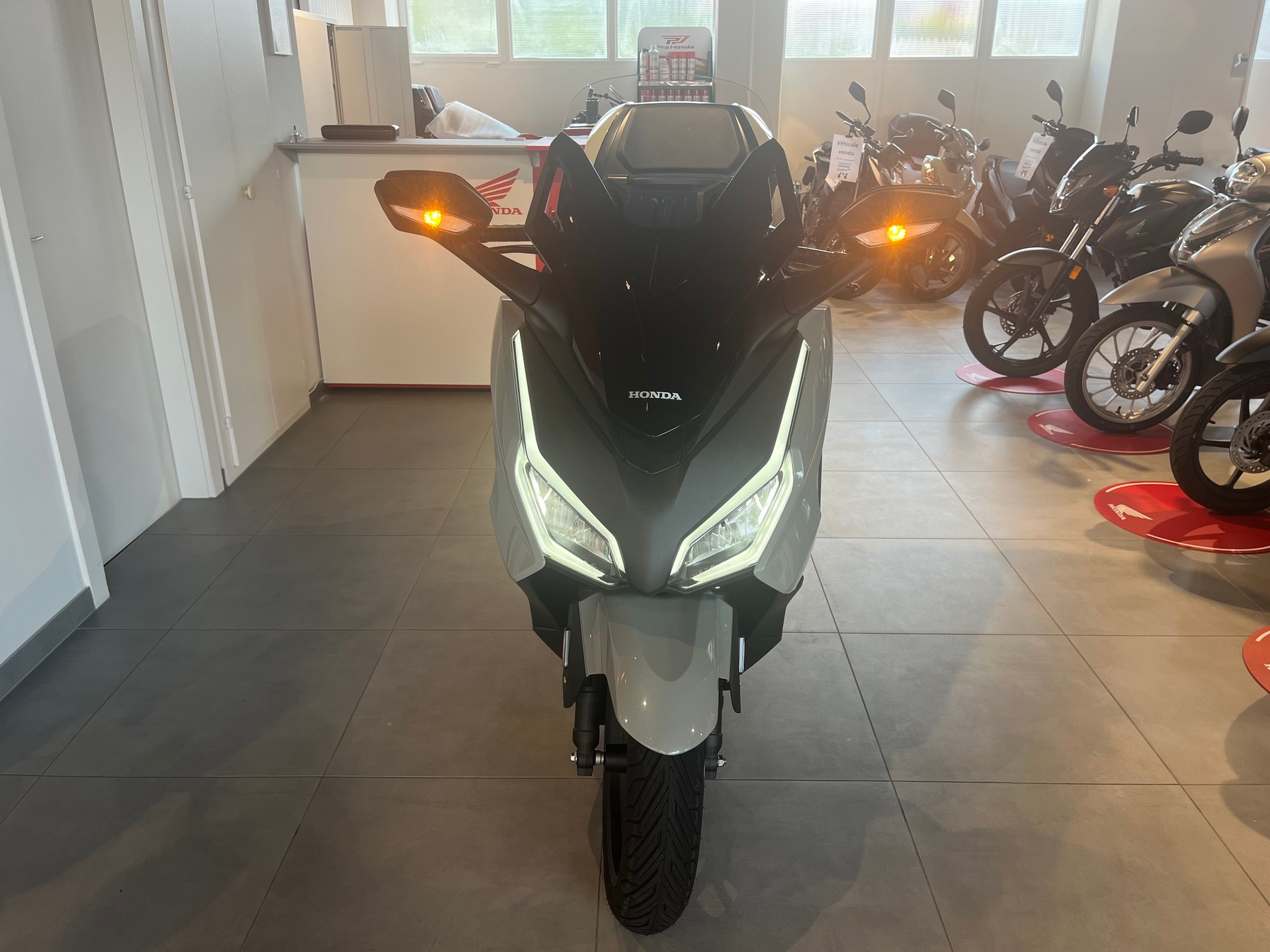 HONDA NSS 350 Top Box-image-8
