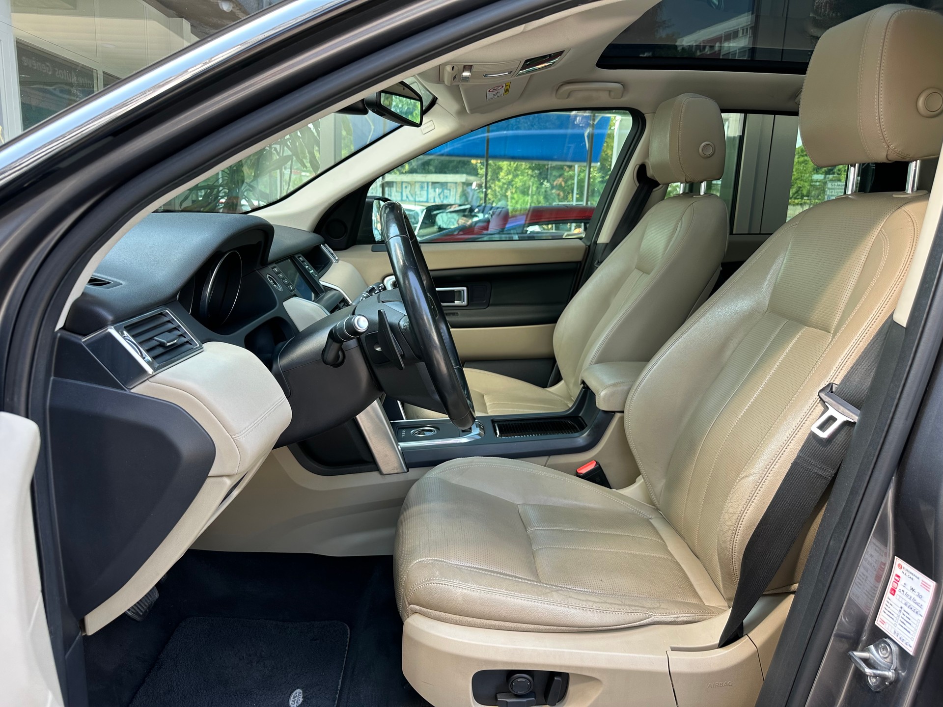 LAND ROVER Discovery Sport 2.0 TD4 HSE AT9-image-6