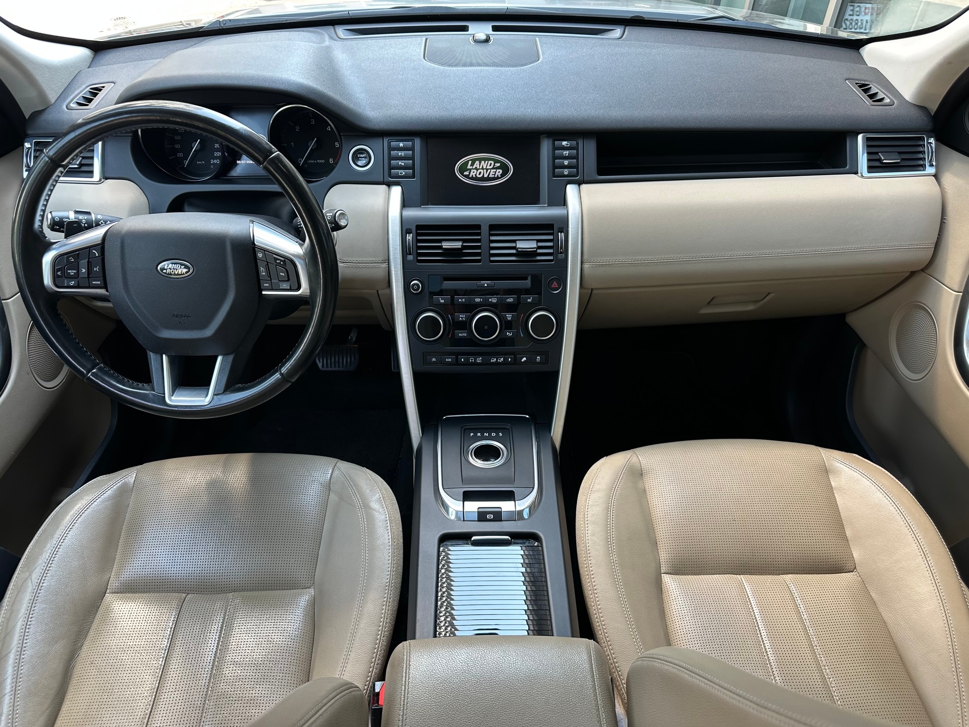 LAND ROVER Discovery Sport 2.0 TD4 HSE AT9-image-9