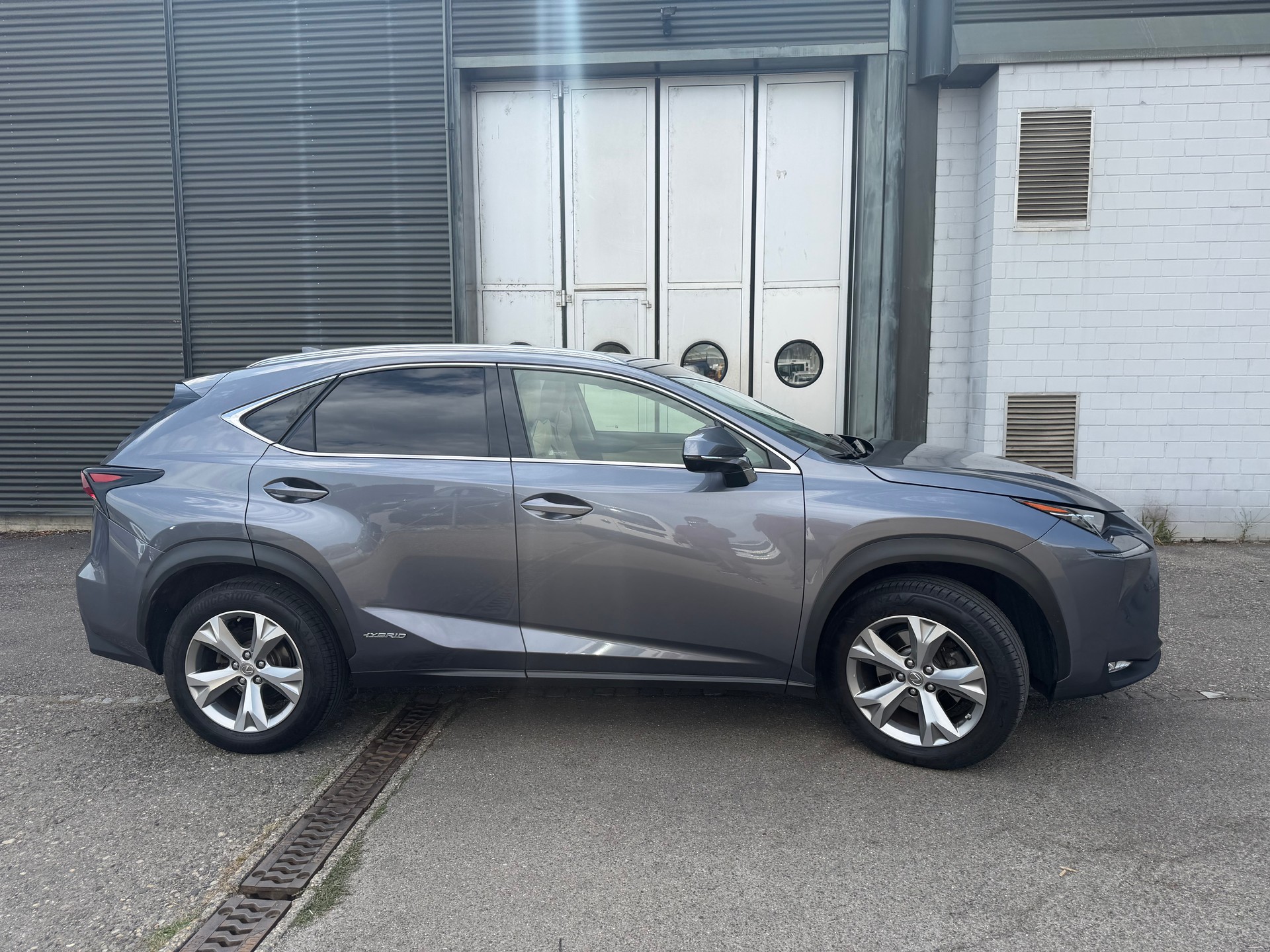 LEXUS NX 300h excellence E-Four Automatic * Leder * Gr. Navi * LED * Klima-auto * PDC v&h-RF-Kamera * Tempomat * Frisch Ab MFK-image-10