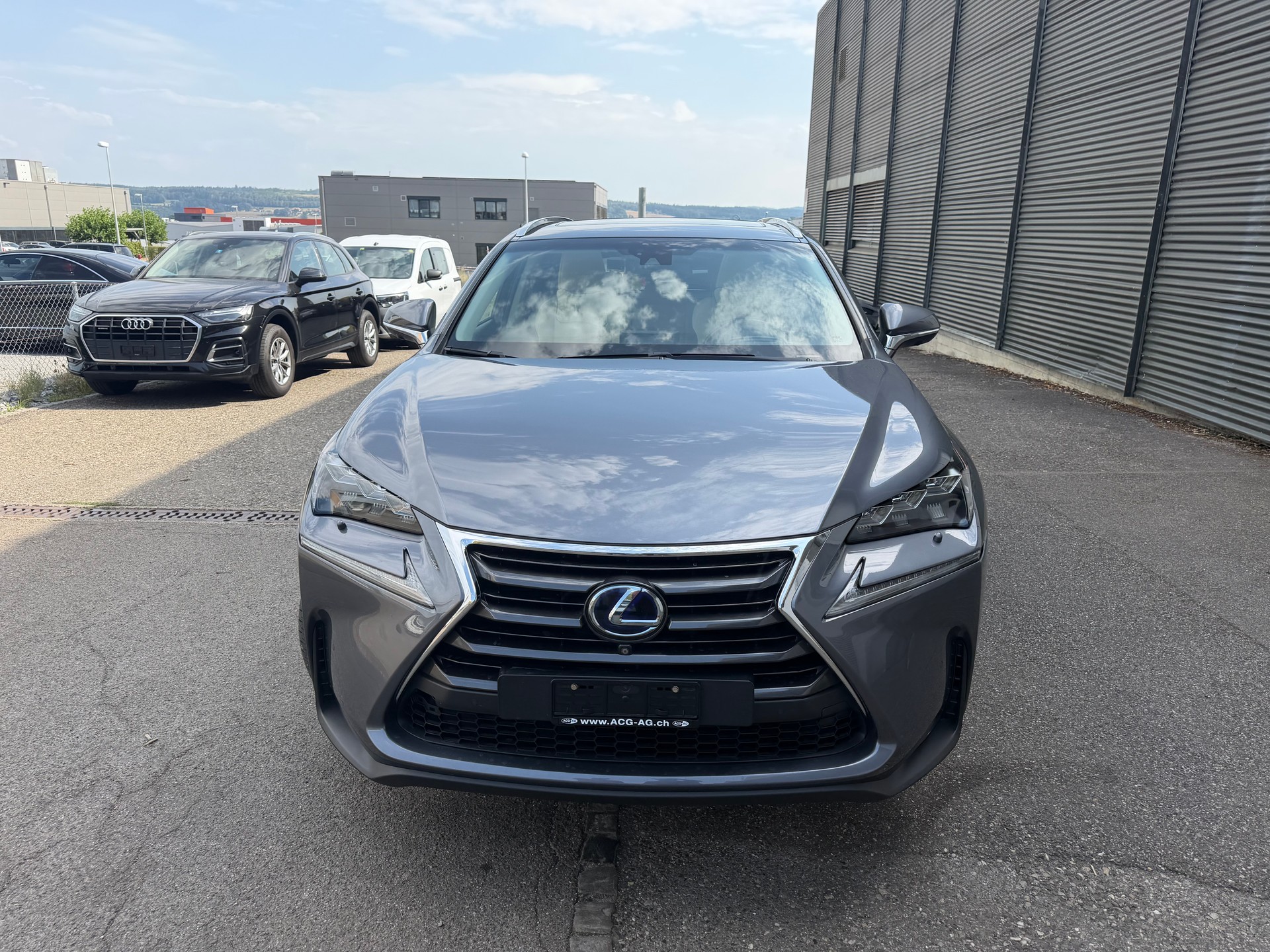 LEXUS NX 300h excellence E-Four Automatic * Leder * Gr. Navi * LED * Klima-auto * PDC v&h-RF-Kamera * Tempomat * Frisch Ab MFK-image-1