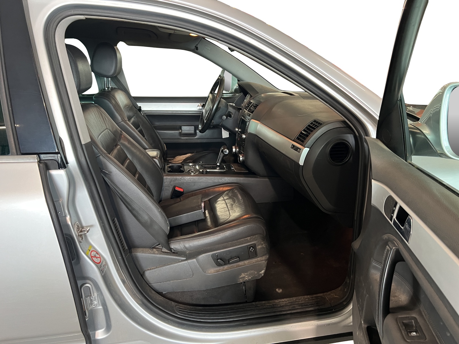 VW Touareg 3.0 TDI Tiptronic-image-6