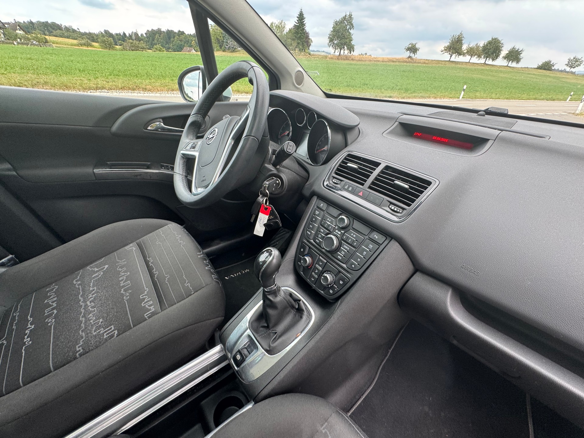 OPEL Meriva 1.4 Turbo Enjoy-image-13