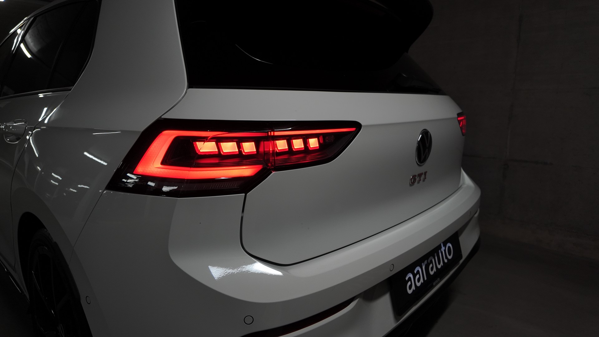 VW Golf 2.0 TSI GTI Clubsport DSG-image-8