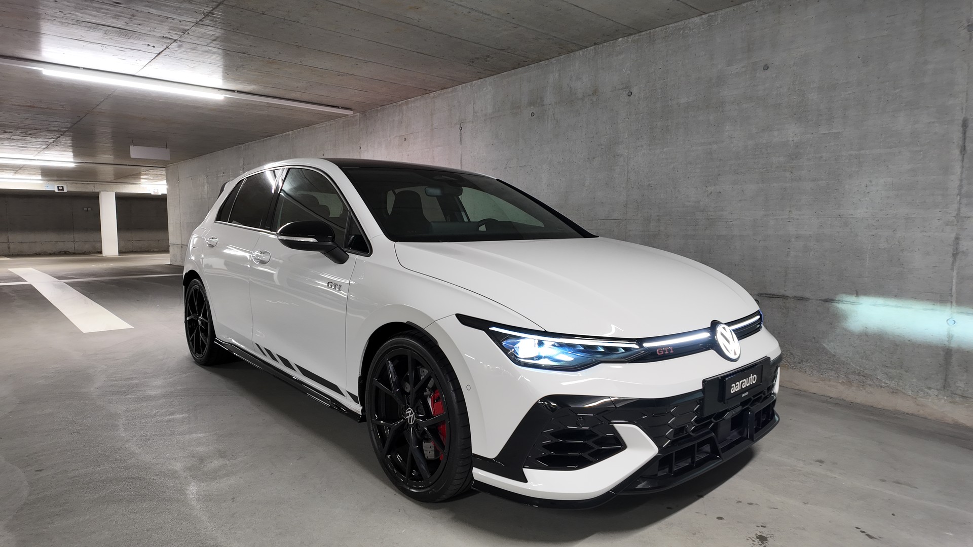 VW Golf 2.0 TSI GTI Clubsport DSG-image-5
