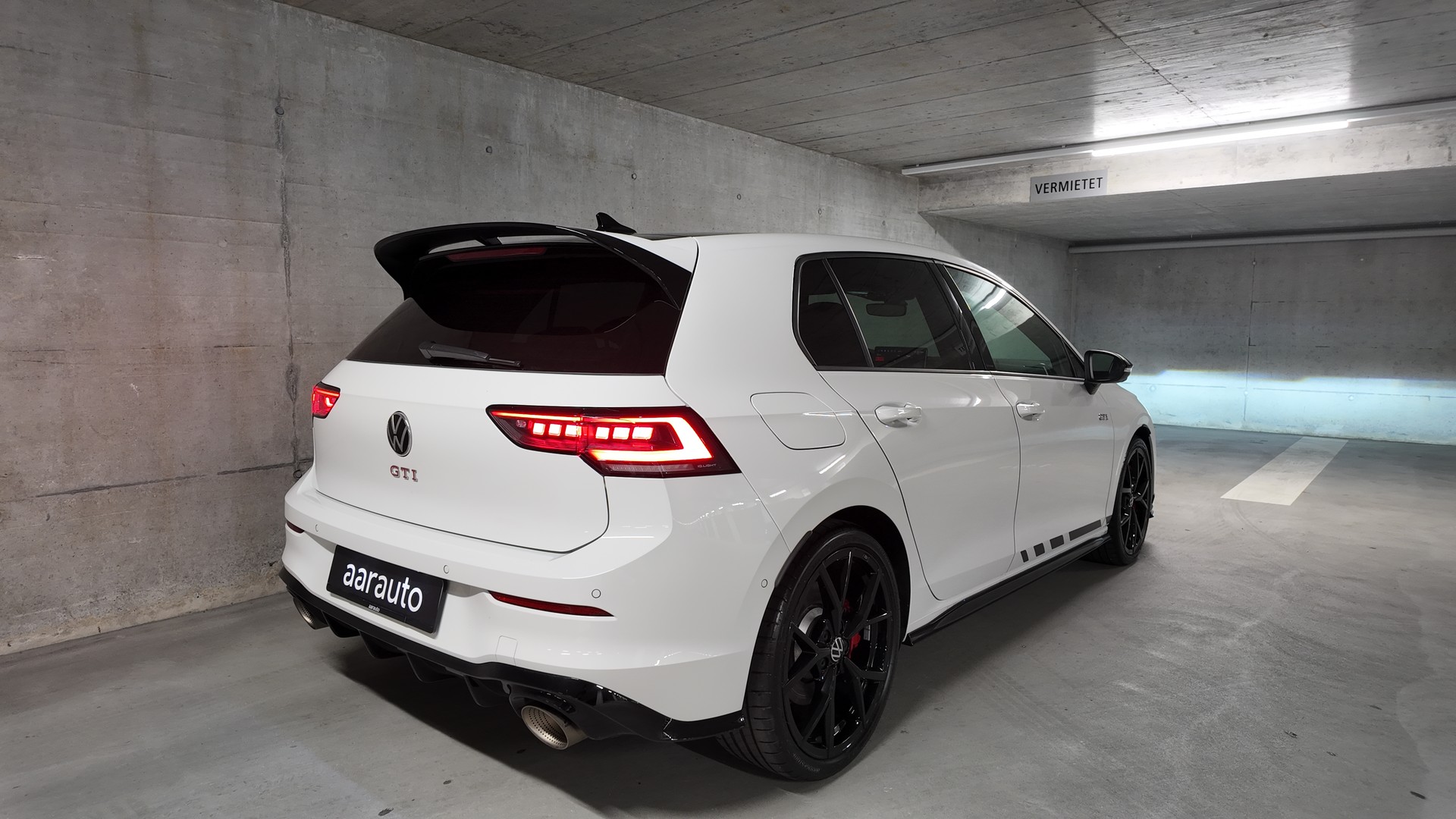 VW Golf 2.0 TSI GTI Clubsport DSG-image-4