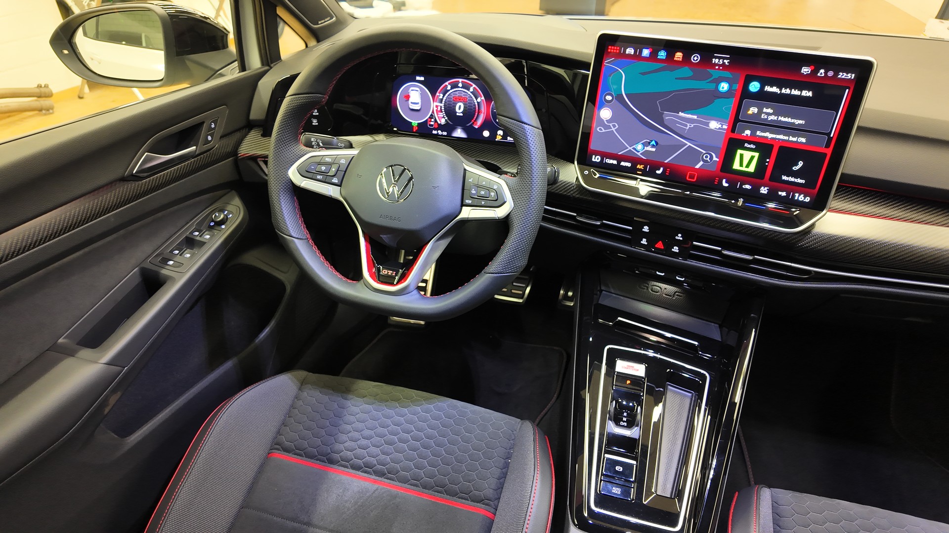 VW Golf 2.0 TSI GTI Clubsport DSG-image-11