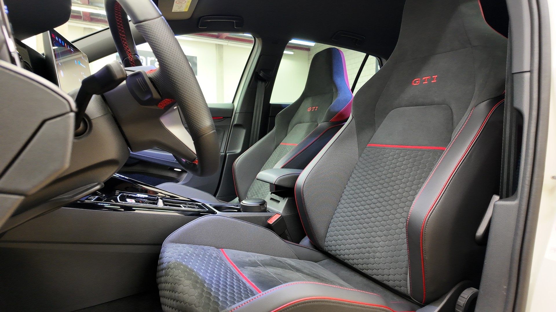 VW Golf 2.0 TSI GTI Clubsport DSG-image-14