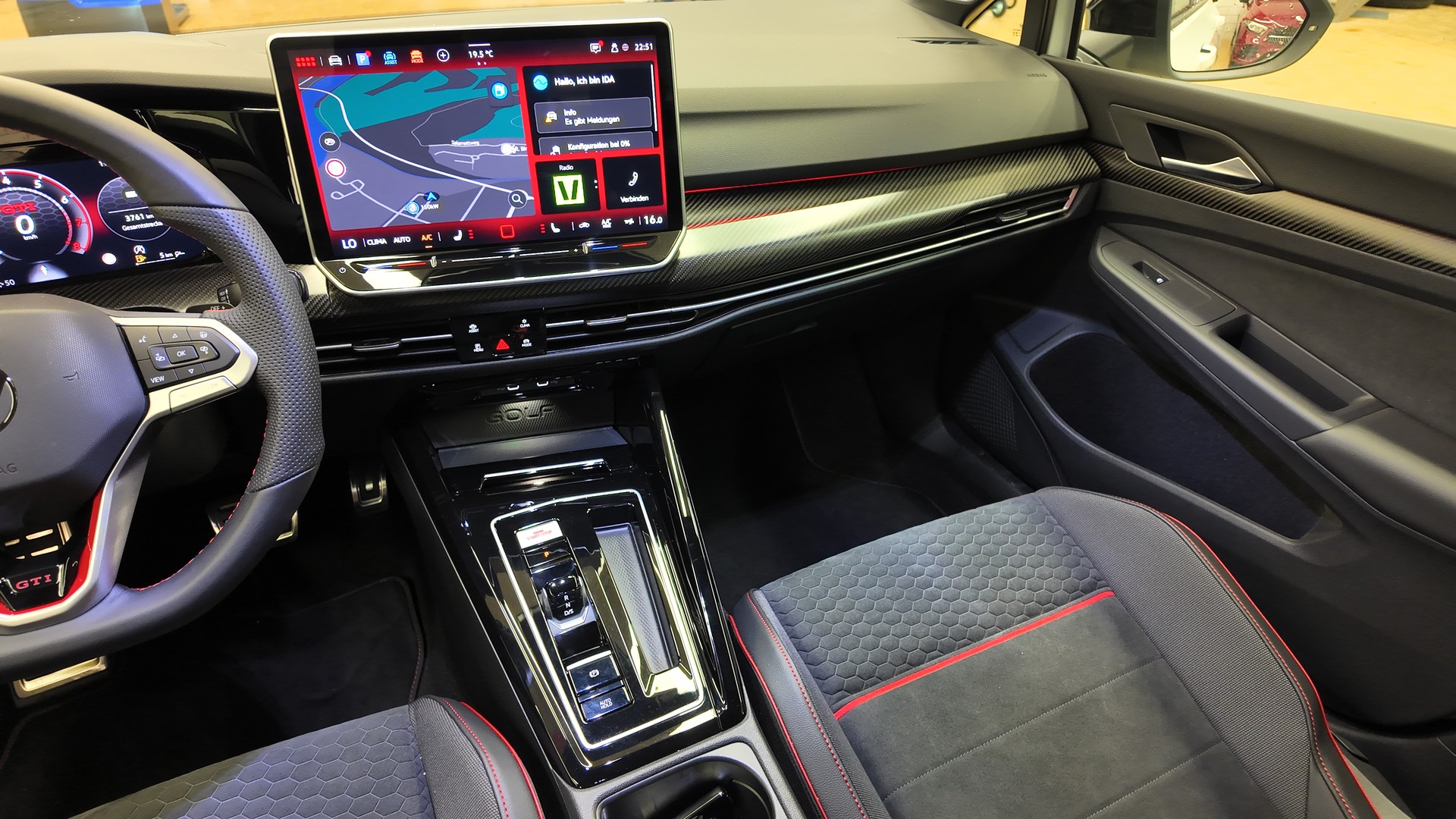 VW Golf 2.0 TSI GTI Clubsport DSG-image-13