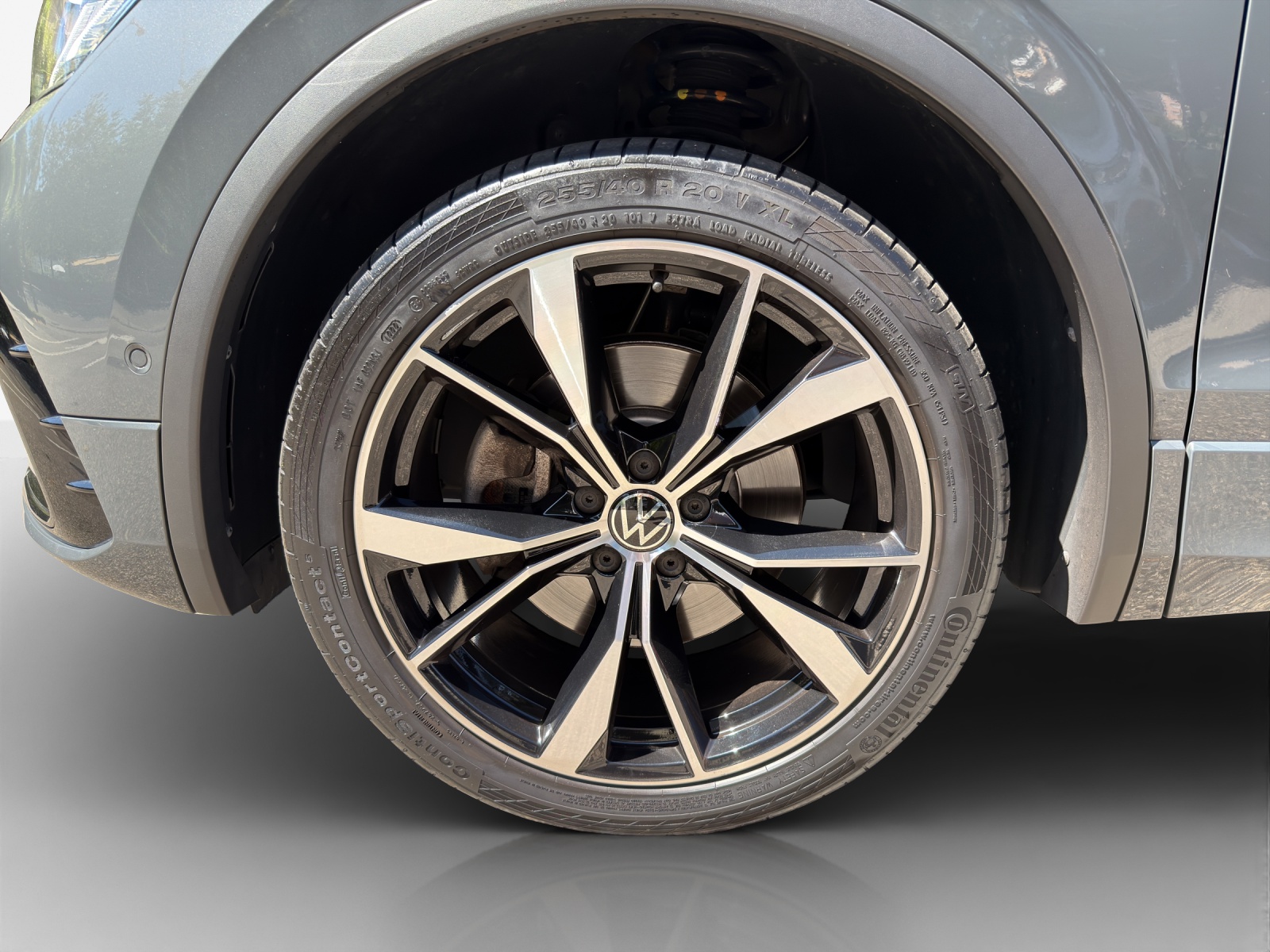 VW Tiguan 2.0TSI R-Line 4Motion DSG-image-14