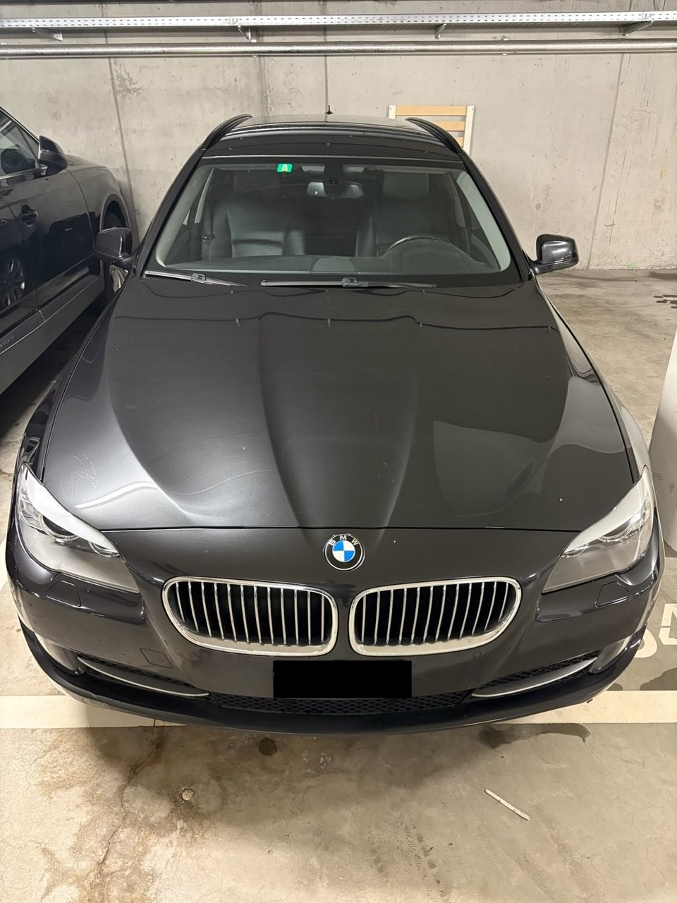 BMW 528i-image-0