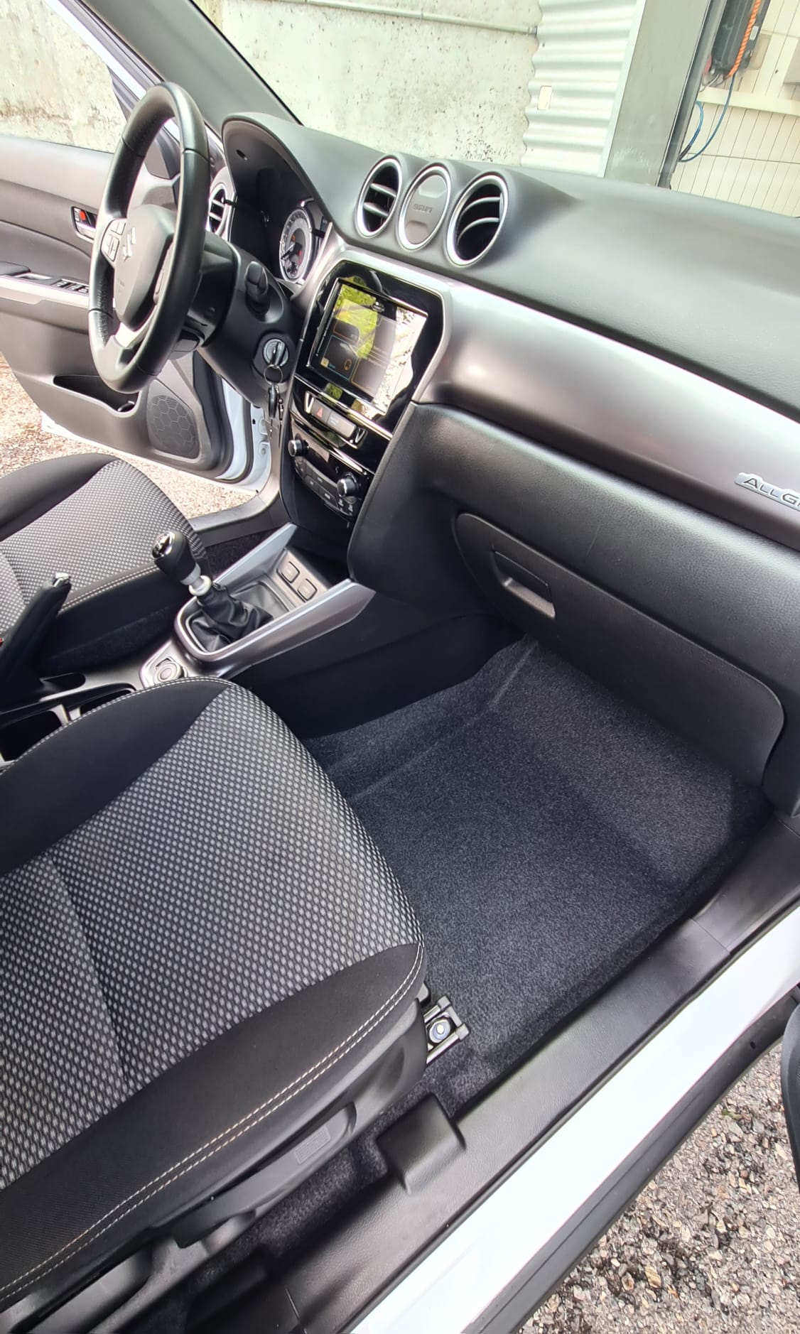 SUZUKI Vitara 1.4 Boosterjet Compact + Hybrid-image-5