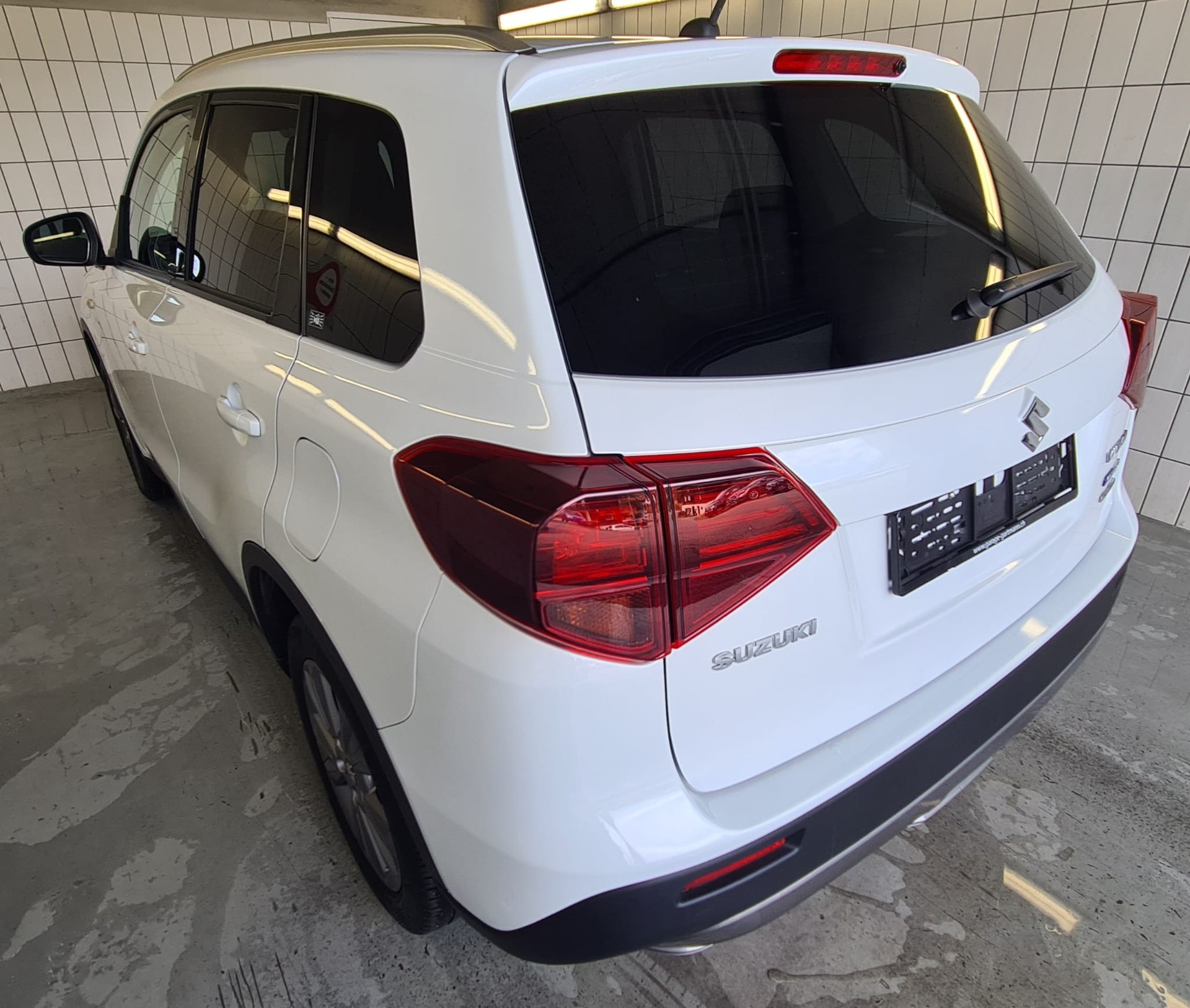 SUZUKI Vitara 1.4 Boosterjet Compact + Hybrid-image-3