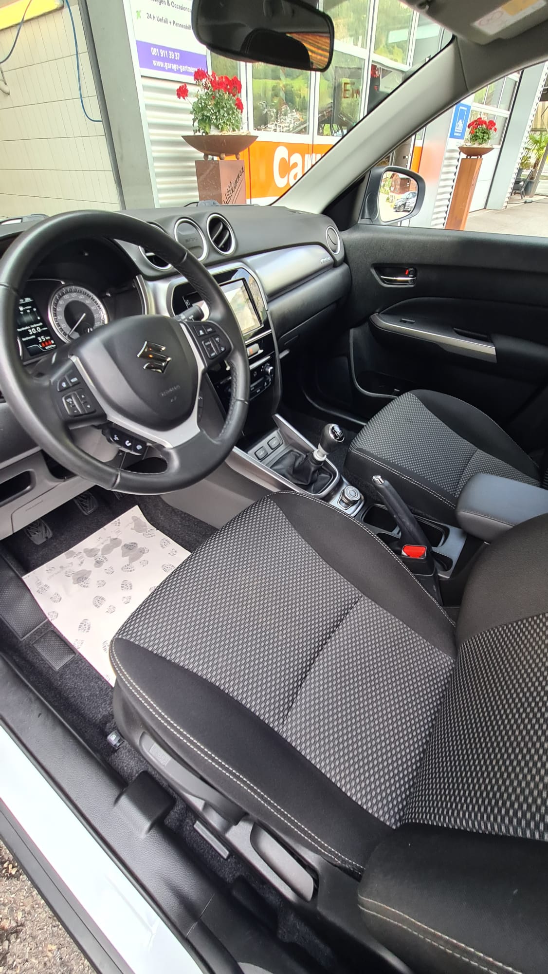 SUZUKI Vitara 1.4 Boosterjet Compact + Hybrid-image-4