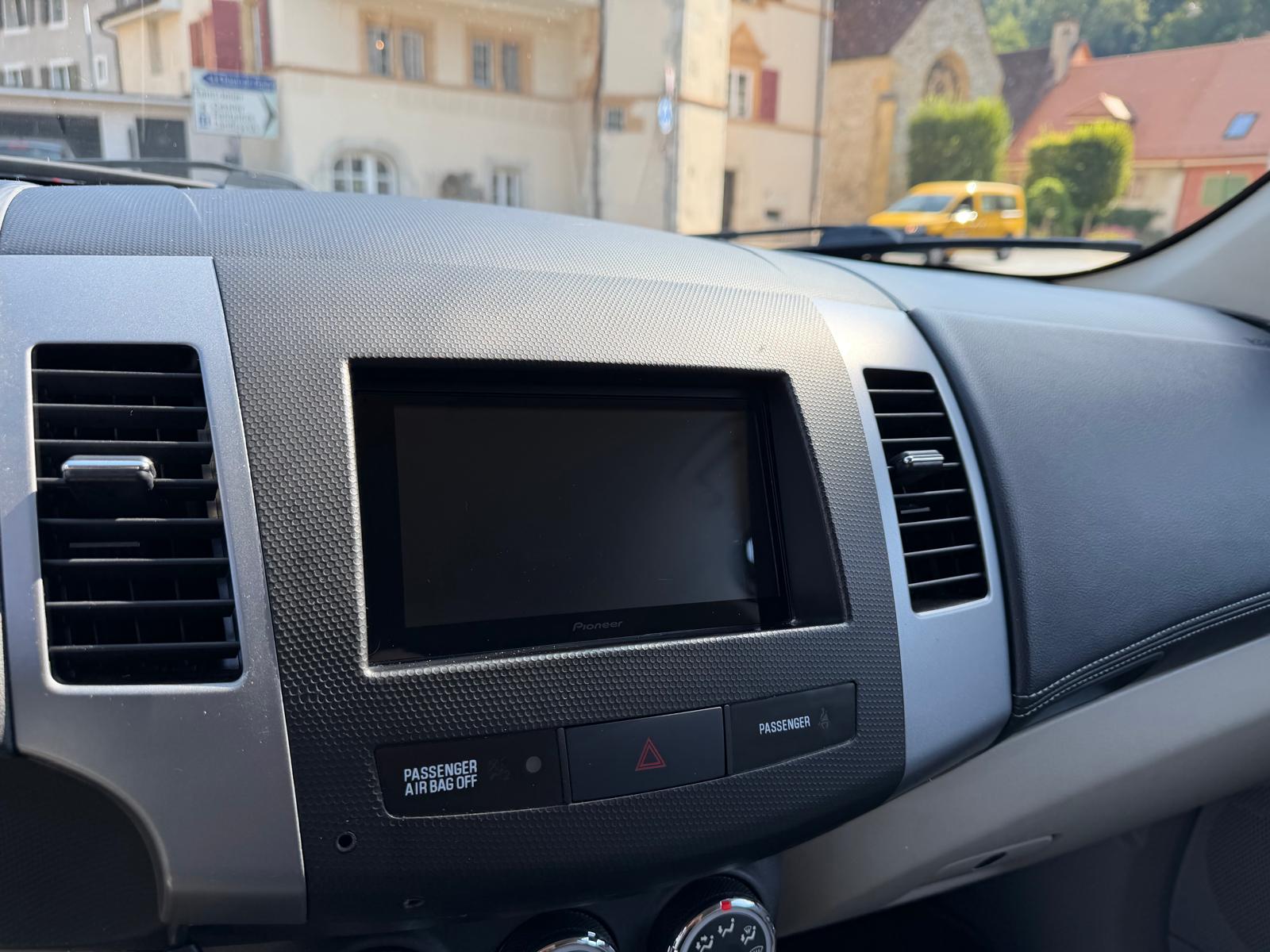 CITROEN C-Crosser 2.2 HDi Exclusive DCS6-image-6
