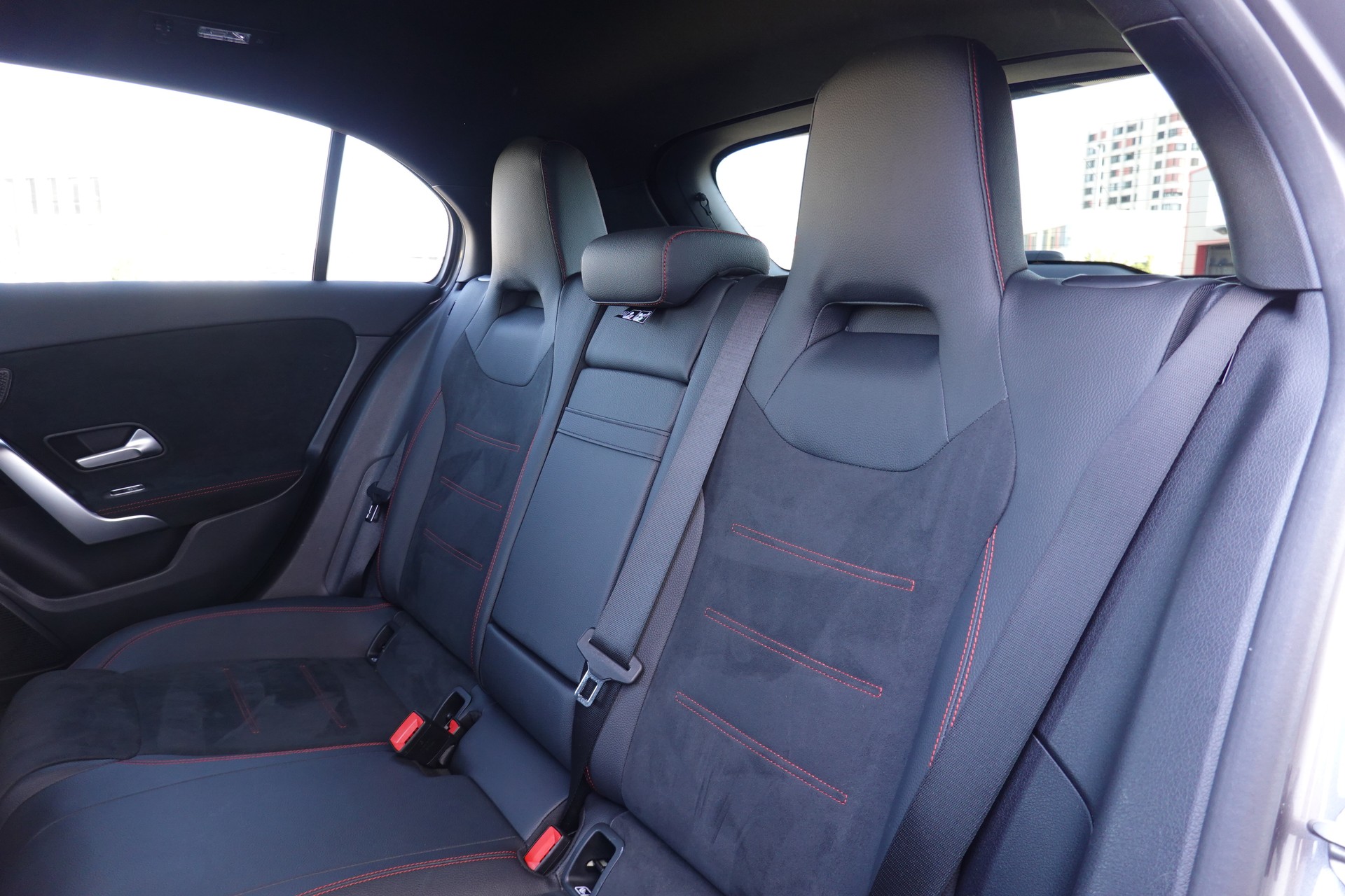 MERCEDES-BENZ A 180 - "NIGHT STAR AMG LINE" - 7G-DCT-image-15