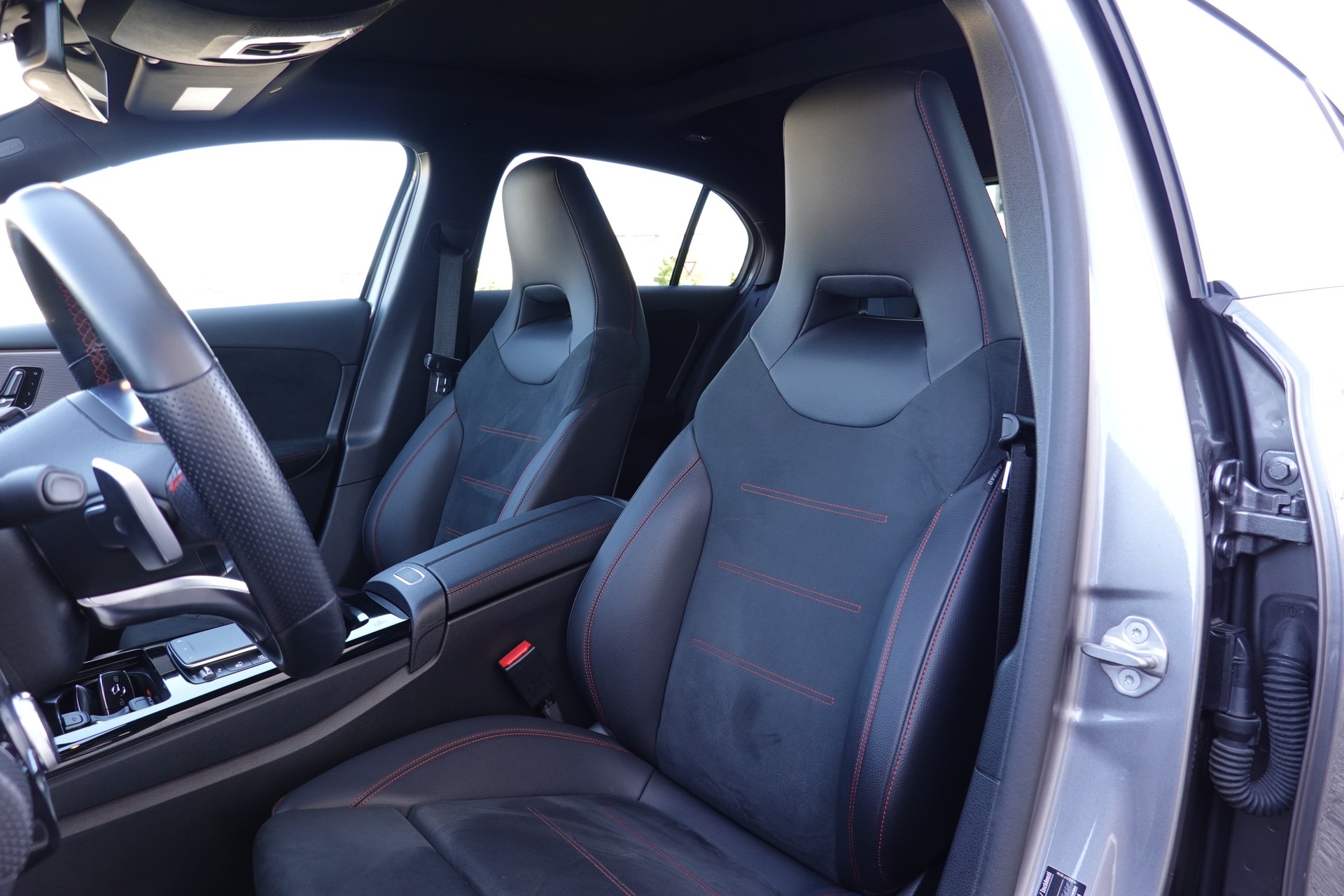 MERCEDES-BENZ A 180 - "NIGHT STAR AMG LINE" - 7G-DCT-image-14