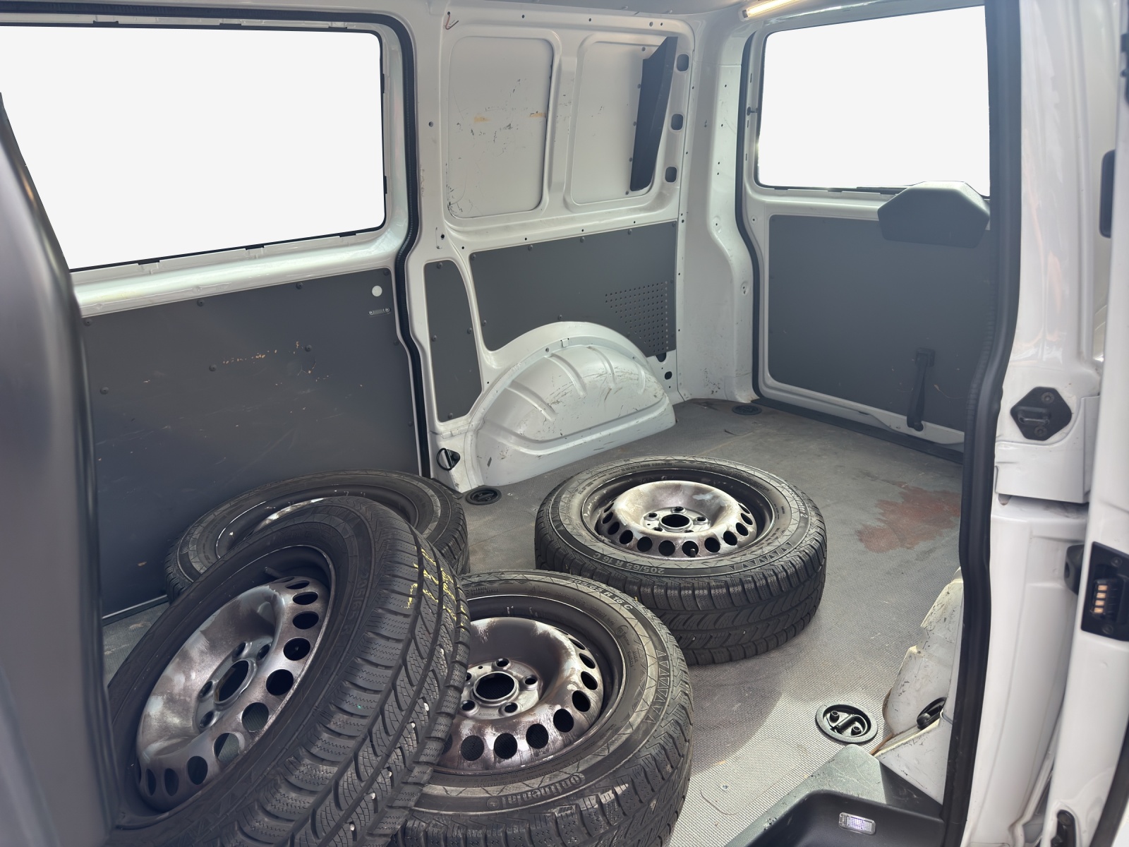 VW T6.1 2.0 TDI-image-11