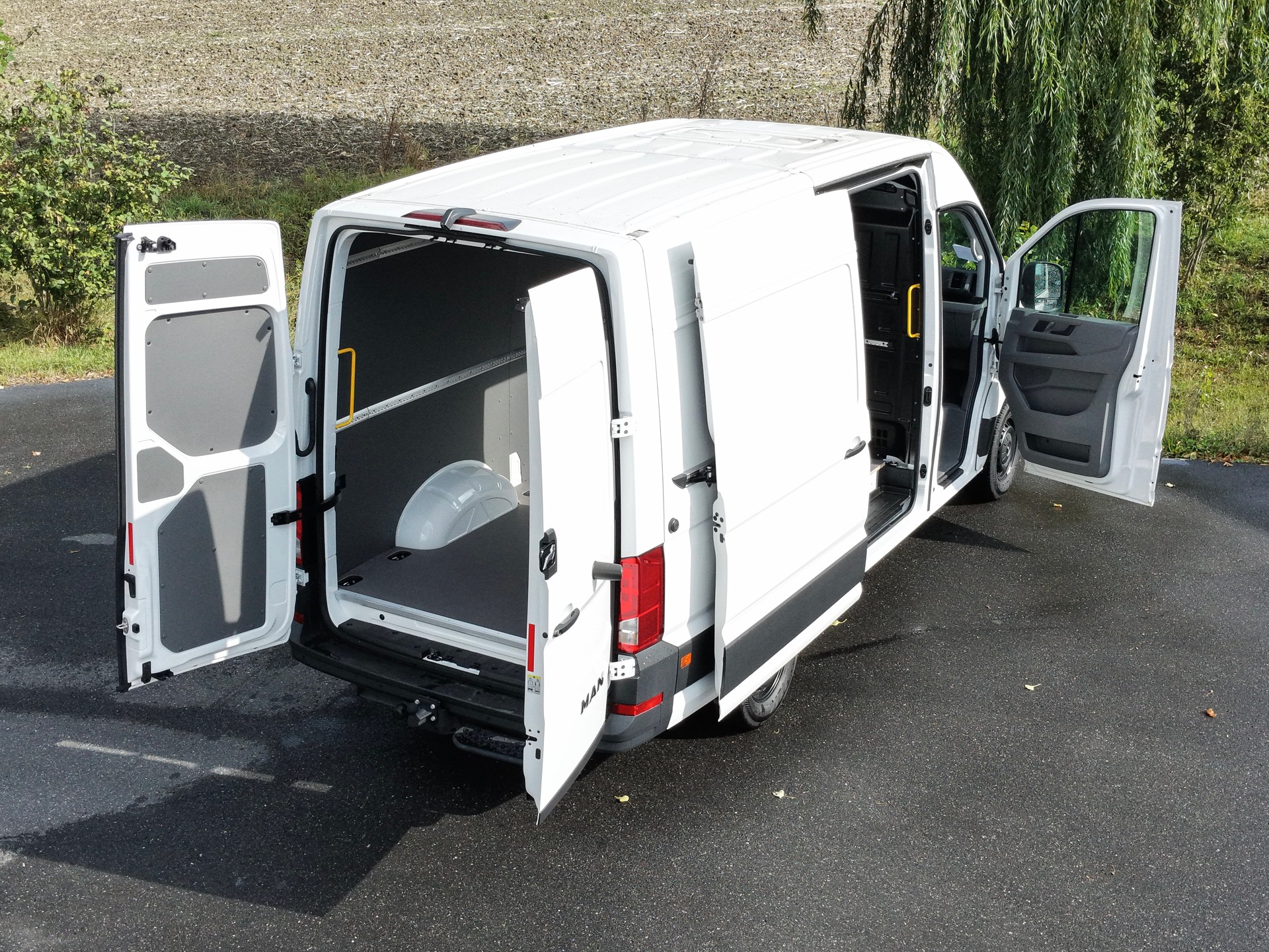 MAN TGE 3.5 4x4 Standard Kastenwagen-image-4