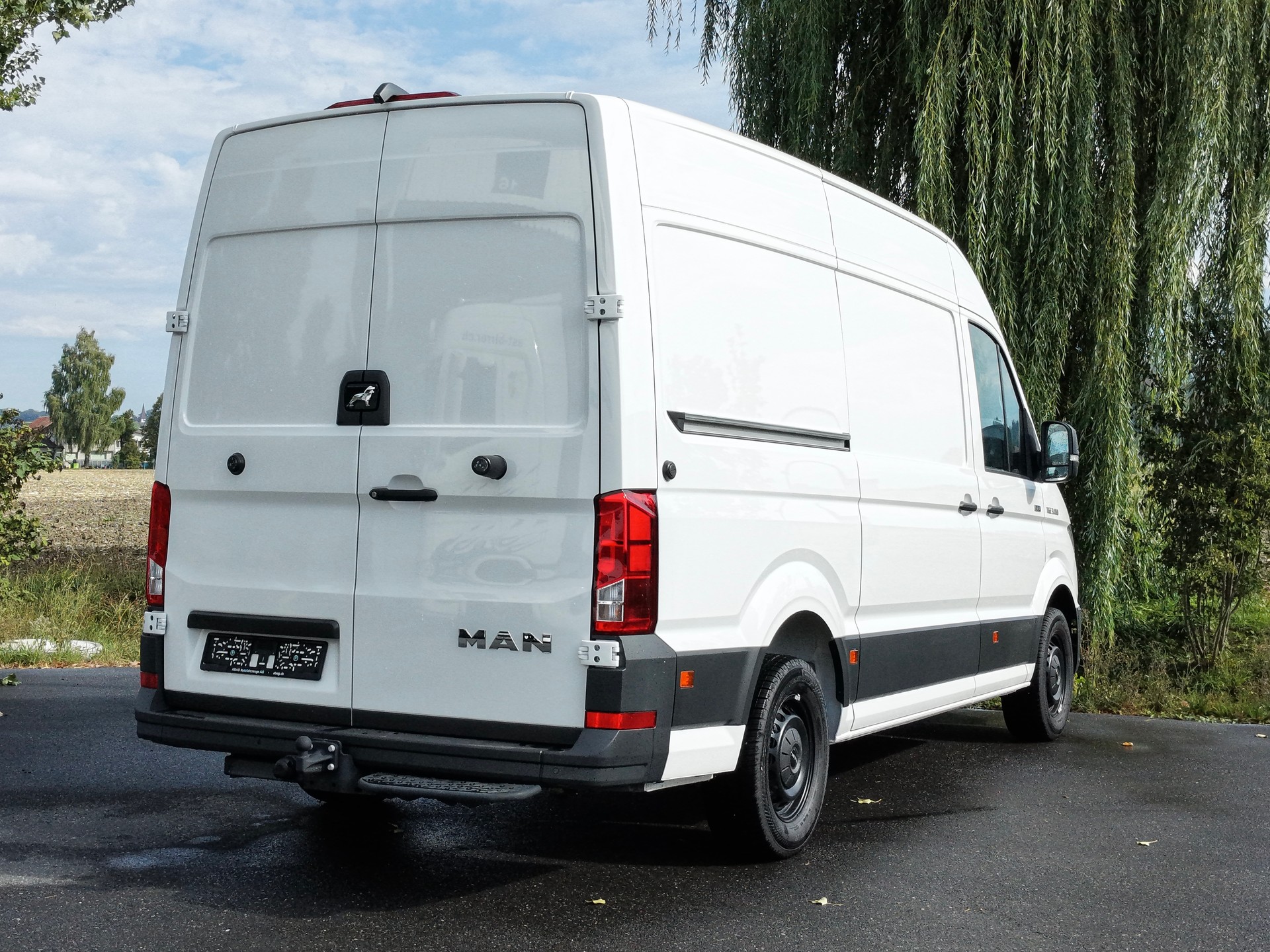 MAN TGE 3.5 4x4 Standard Kastenwagen-image-2