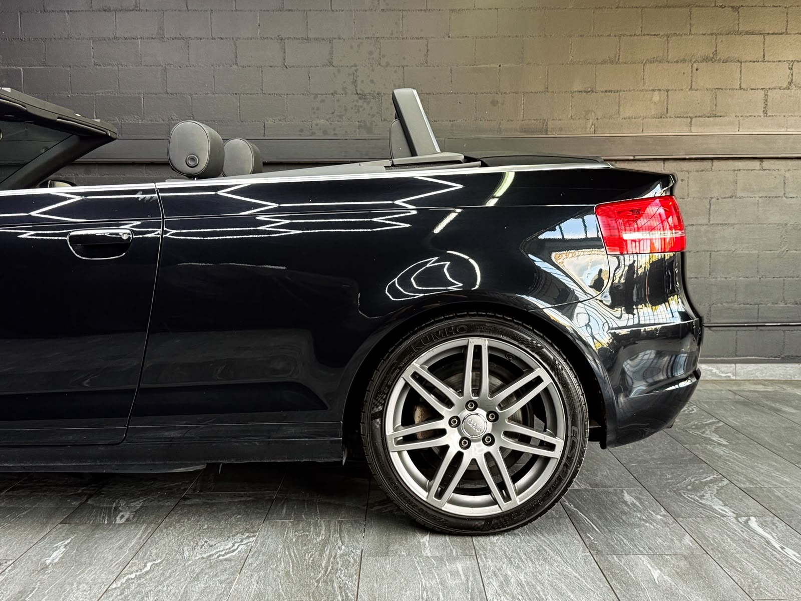 AUDI A3 Cabriolet 2.0 TFSI Attraction-image-5