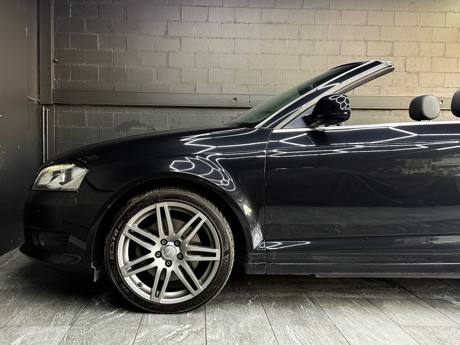 AUDI A3 Cabriolet 2.0 TFSI Attraction-image-4