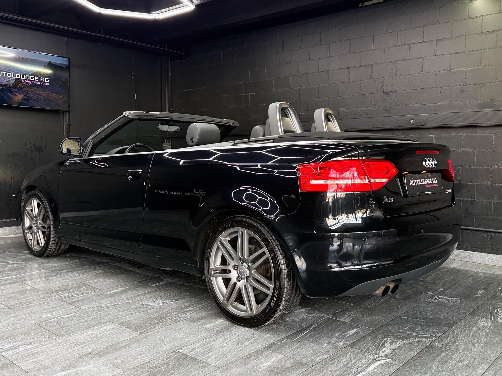 AUDI A3 Cabriolet 2.0 TFSI Attraction-image-3