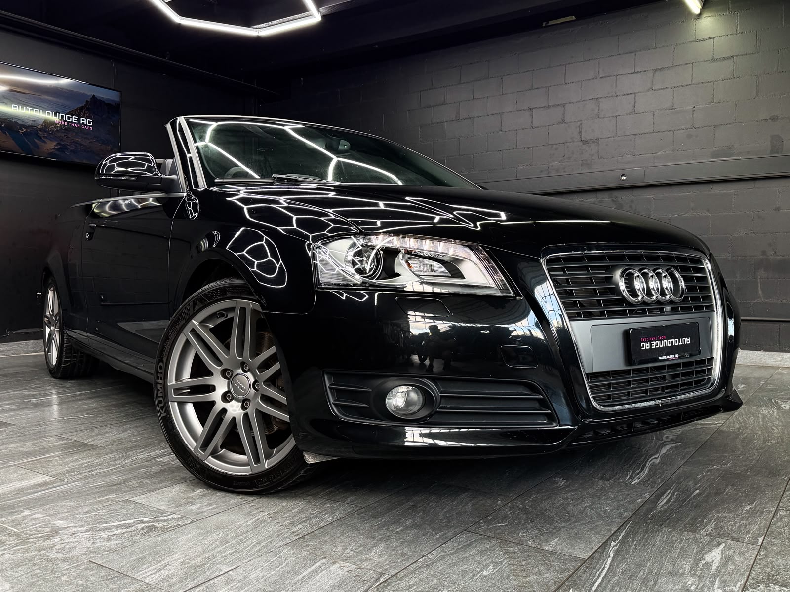 AUDI A3 Cabriolet 2.0 TFSI Attraction-image-0