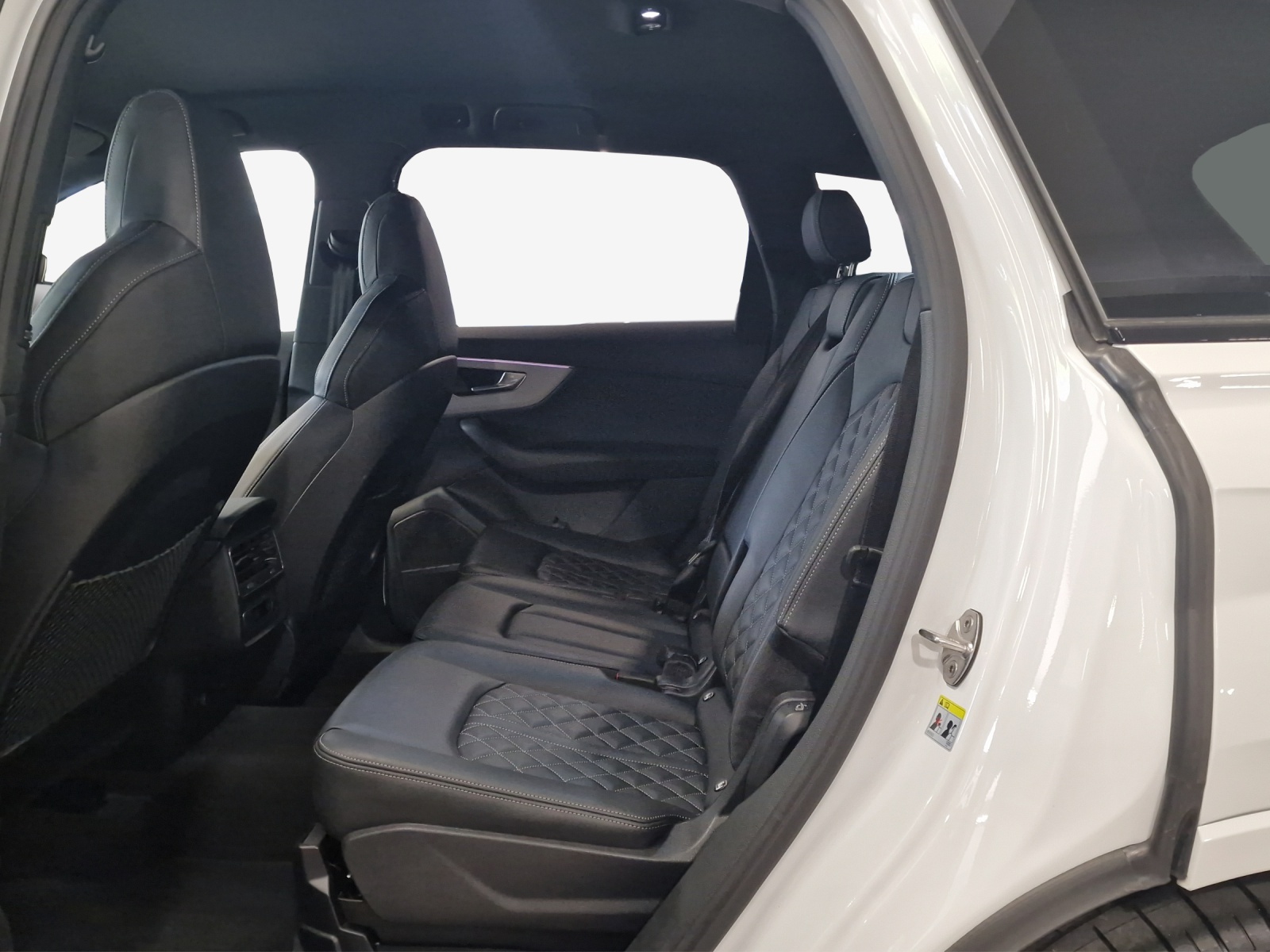 AUDI Q7 55 TFSI e quattro PHEV S line tiptronic-image-12