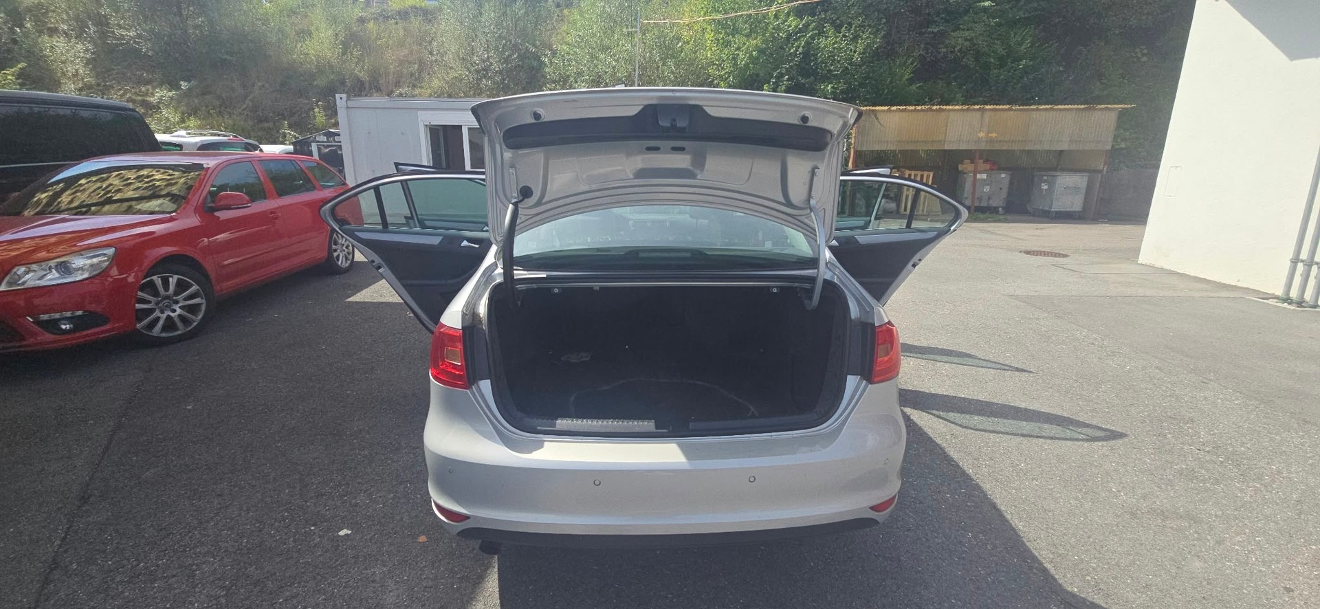VW Jetta 1.6 TDI Comfortline DSG-image-9