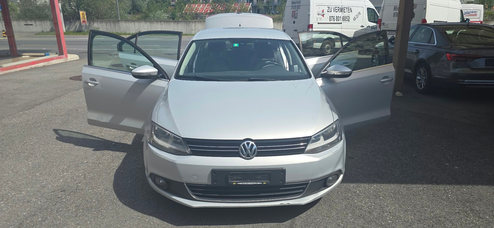 VW Jetta 1.6 TDI Comfortline DSG-image-6