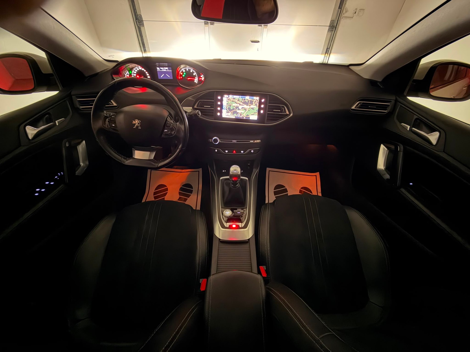 PEUGEOT 308 SW 1.2 THP Active-image-11