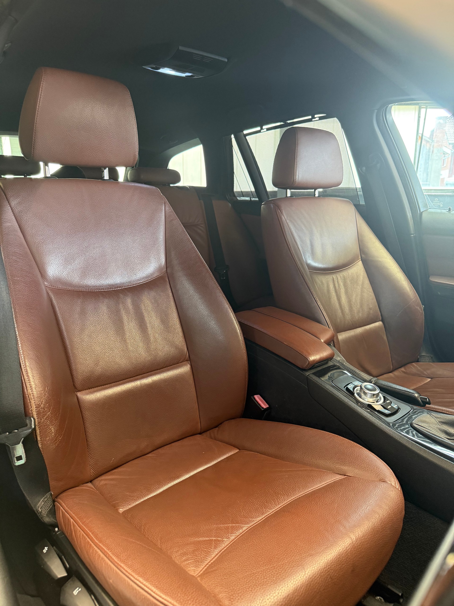 BMW 330d Touring M Paket *Handschalter* *Heckantrieb*-image-12