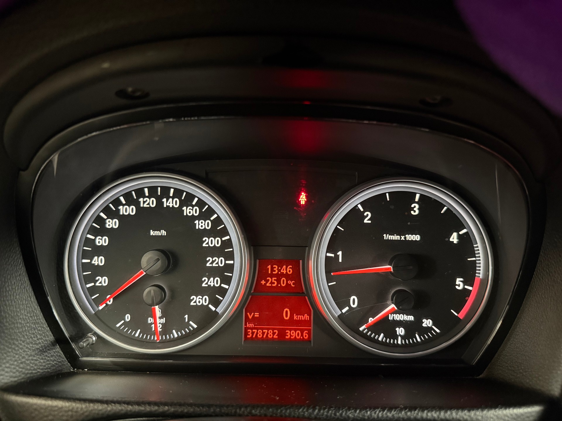 BMW 330d Touring M Paket *Handschalter* *Heckantrieb*-image-14