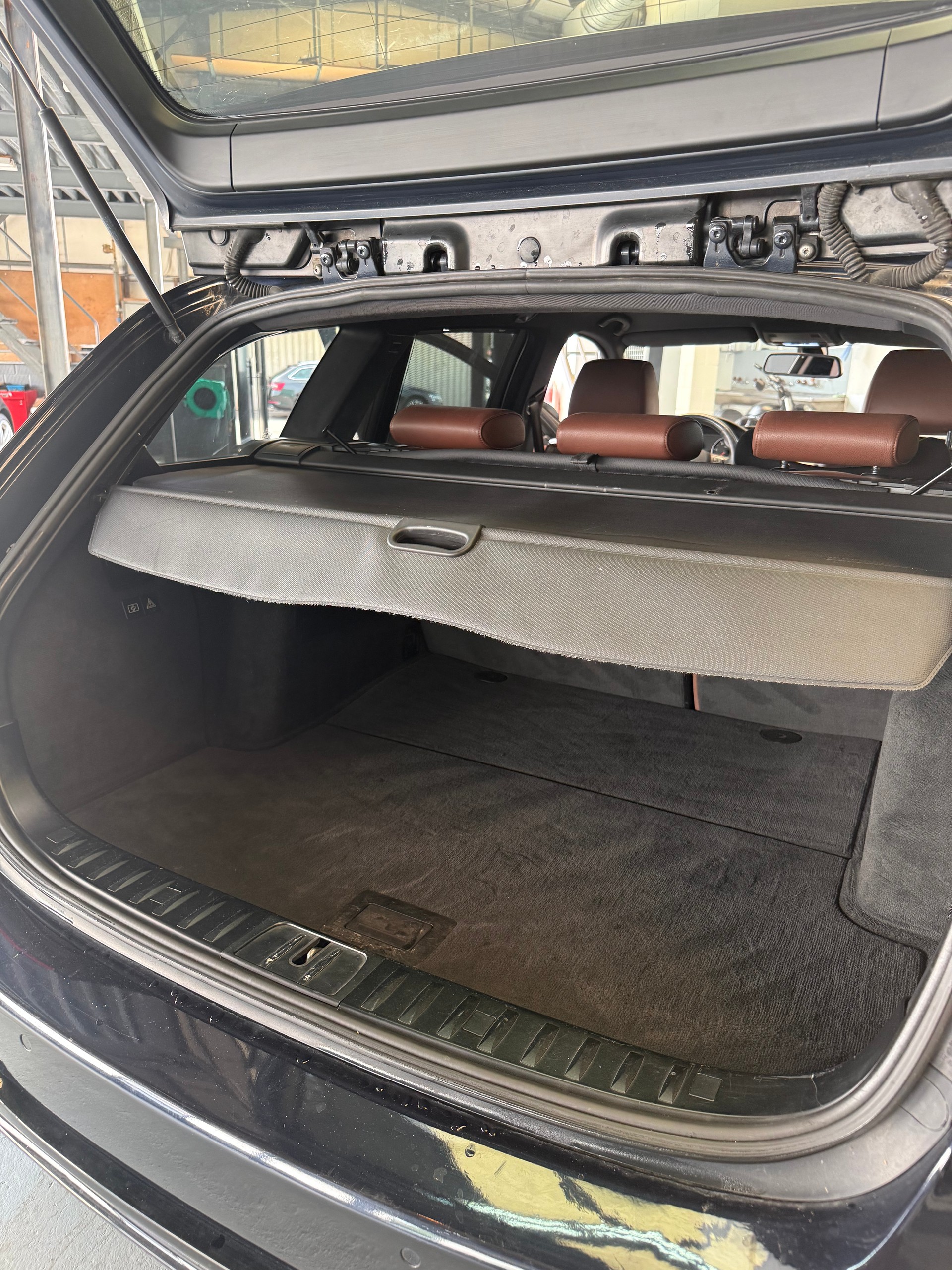 BMW 330d Touring M Paket *Handschalter* *Heckantrieb*-image-9