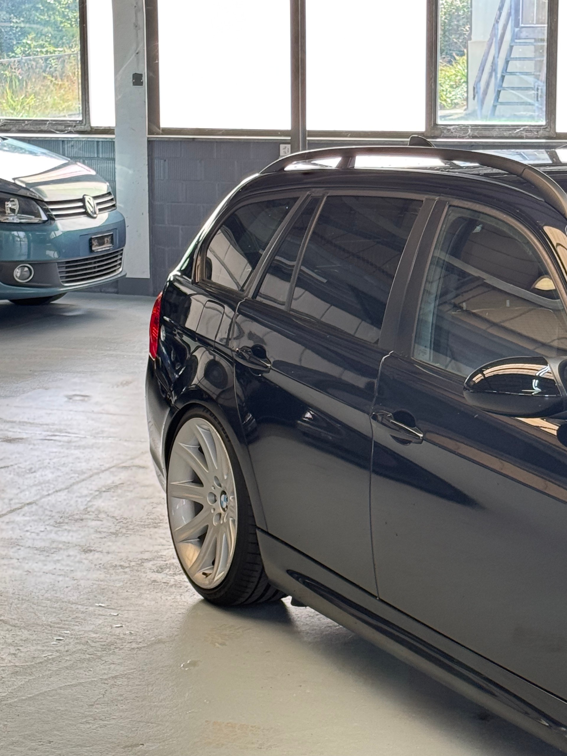 BMW 330d Touring M Paket *Handschalter* *Heckantrieb*-image-3