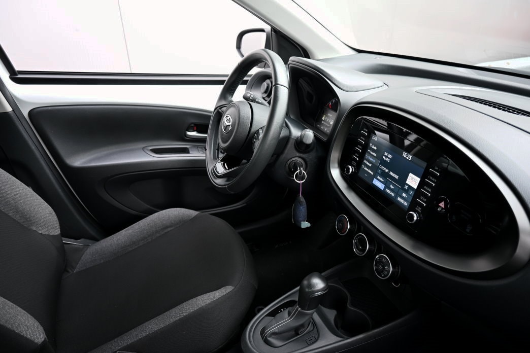 TOYOTA Aygo X 1.0 VVT-i Comfort CVT-image-6