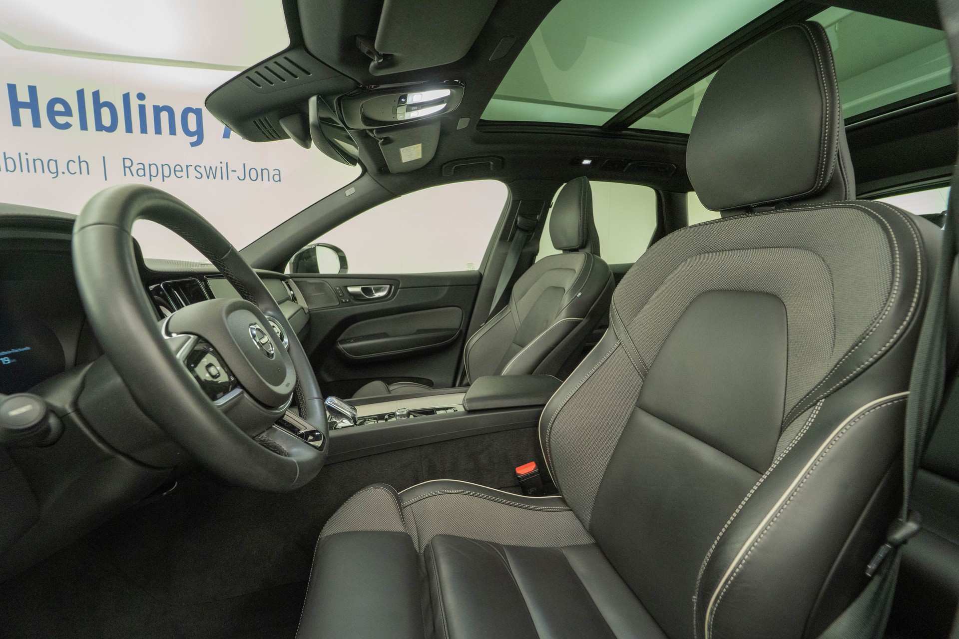 VOLVO XC60 2.0 T6 TE Ultimate Dark eAWD-image-7