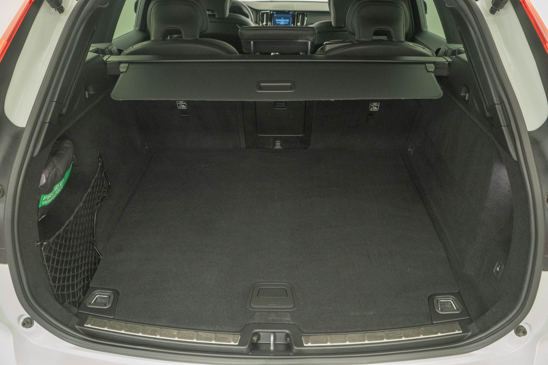 VOLVO XC60 2.0 T6 TE Ultimate Dark eAWD-image-4