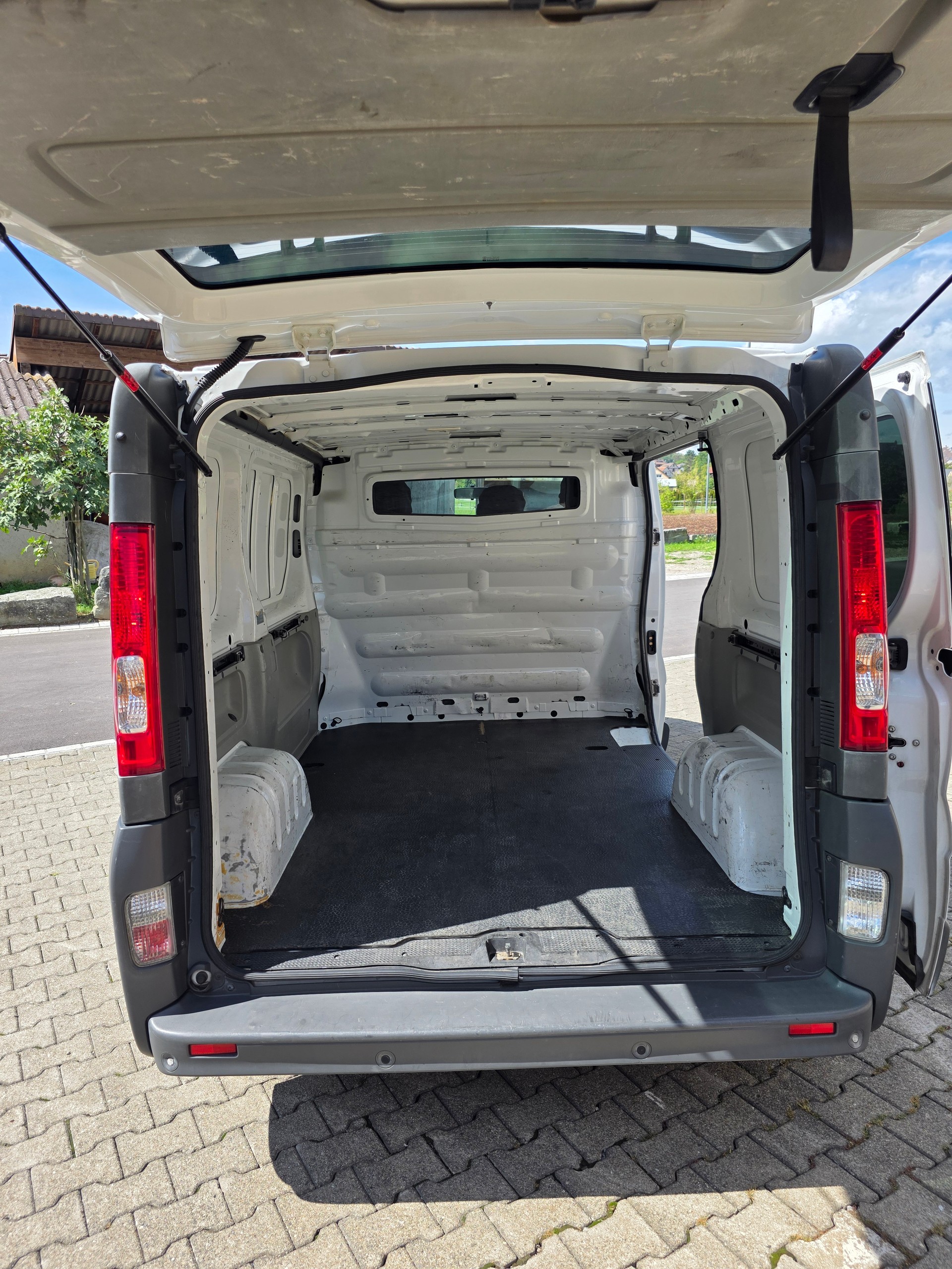 RENAULT 2.0 dCi 114-image-4